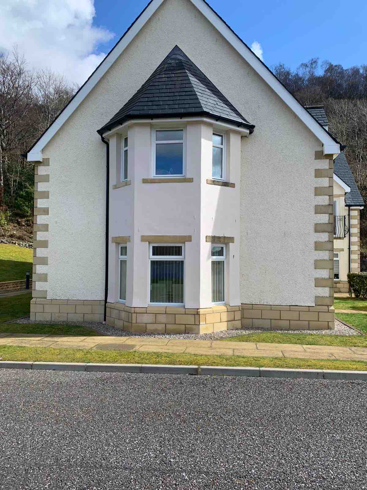 1 Bedroom Apartment with Fantastic Loch Views