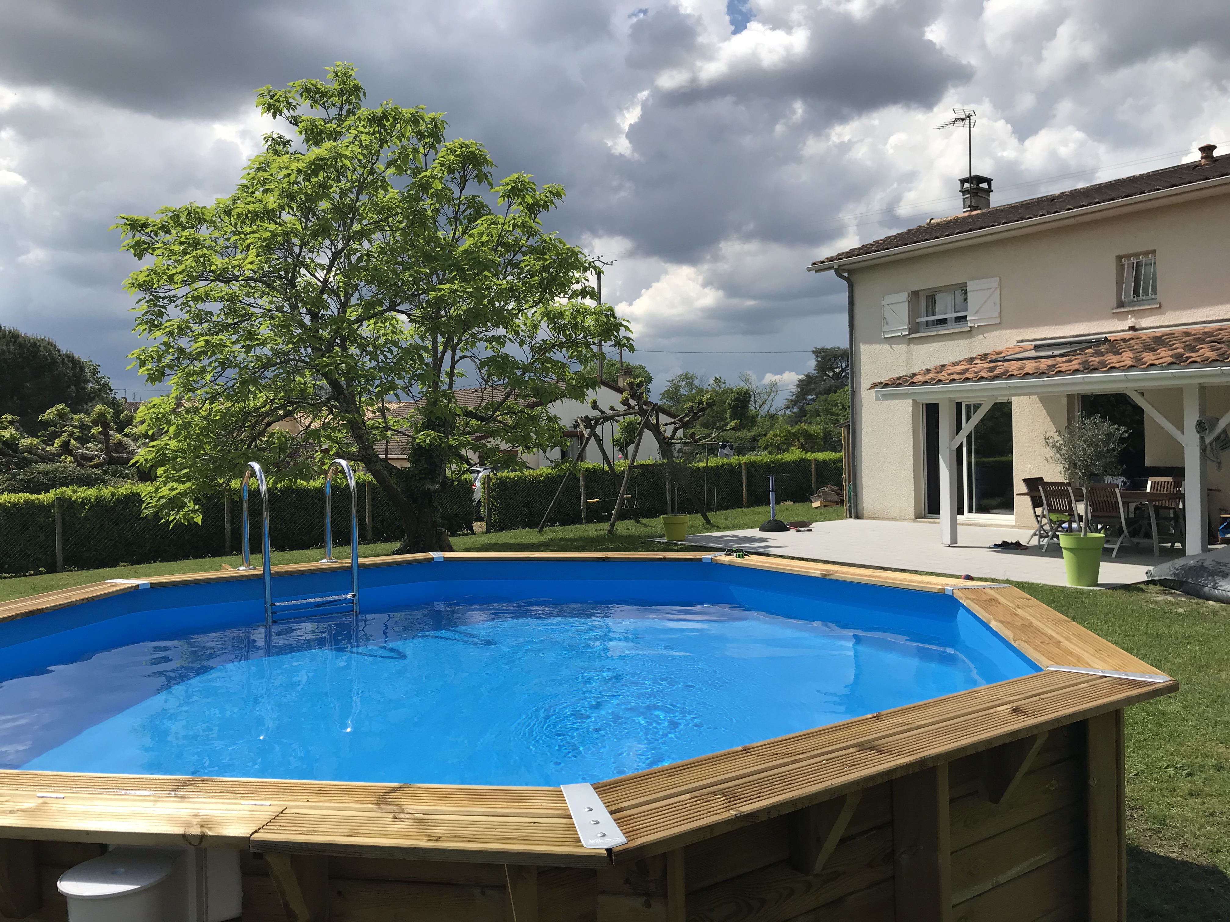 Pool house near St Émilion and Bordeaux