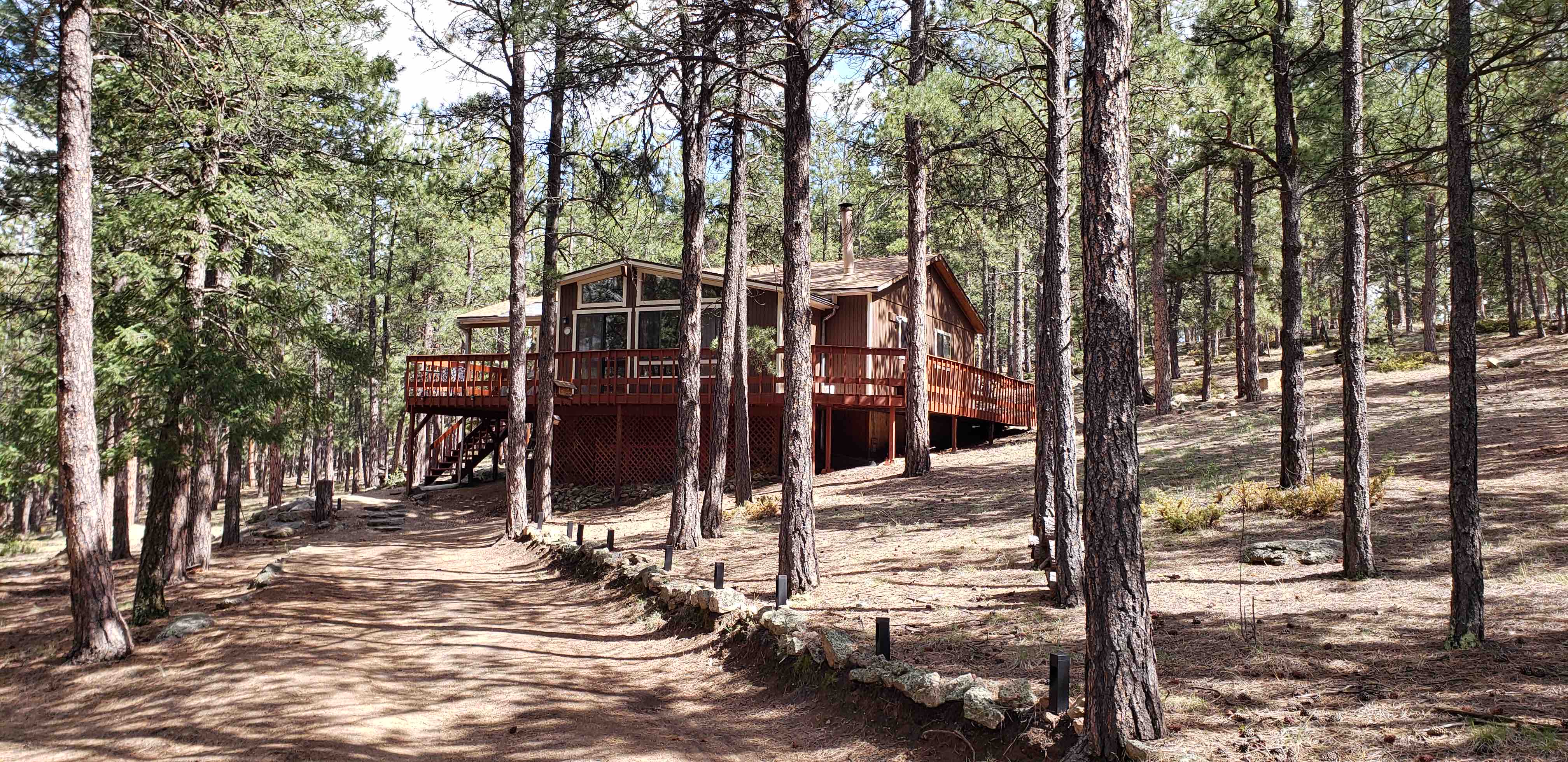 Wooded 5 Acre Peaceful Cozy Mountain Cabin Retreat