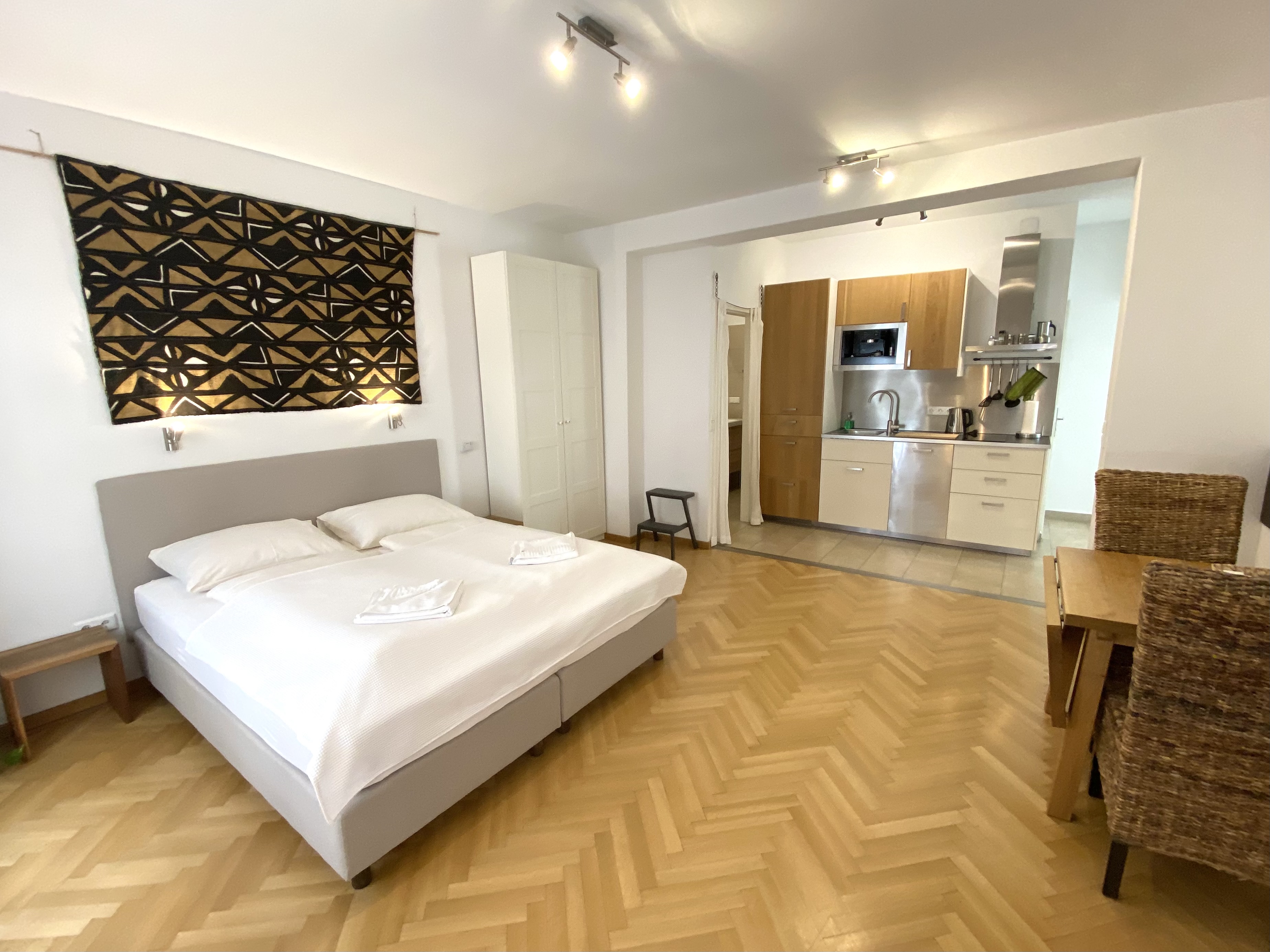 Nr 8 Modernes Apartment im Biedermeierhaus