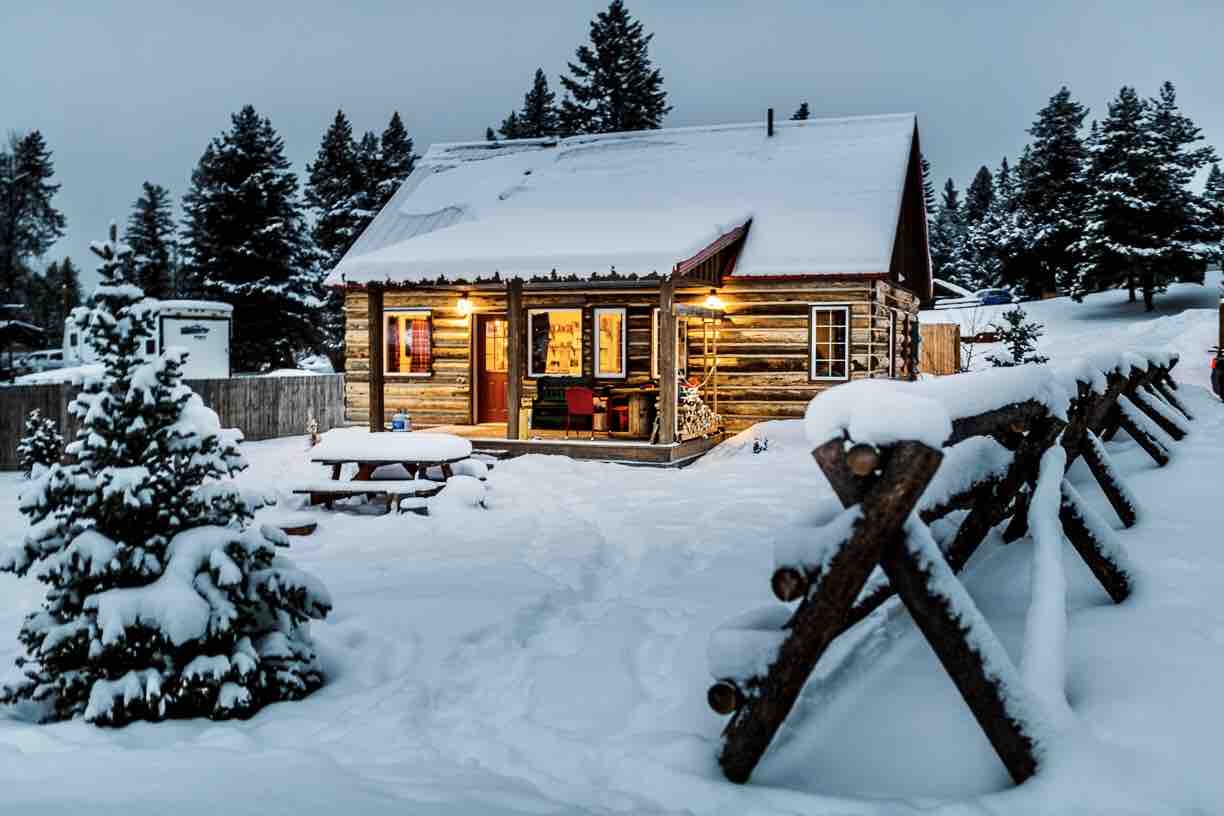 Carter Cabin 9 miles from Glacier Park Cabins for Rent in Martin