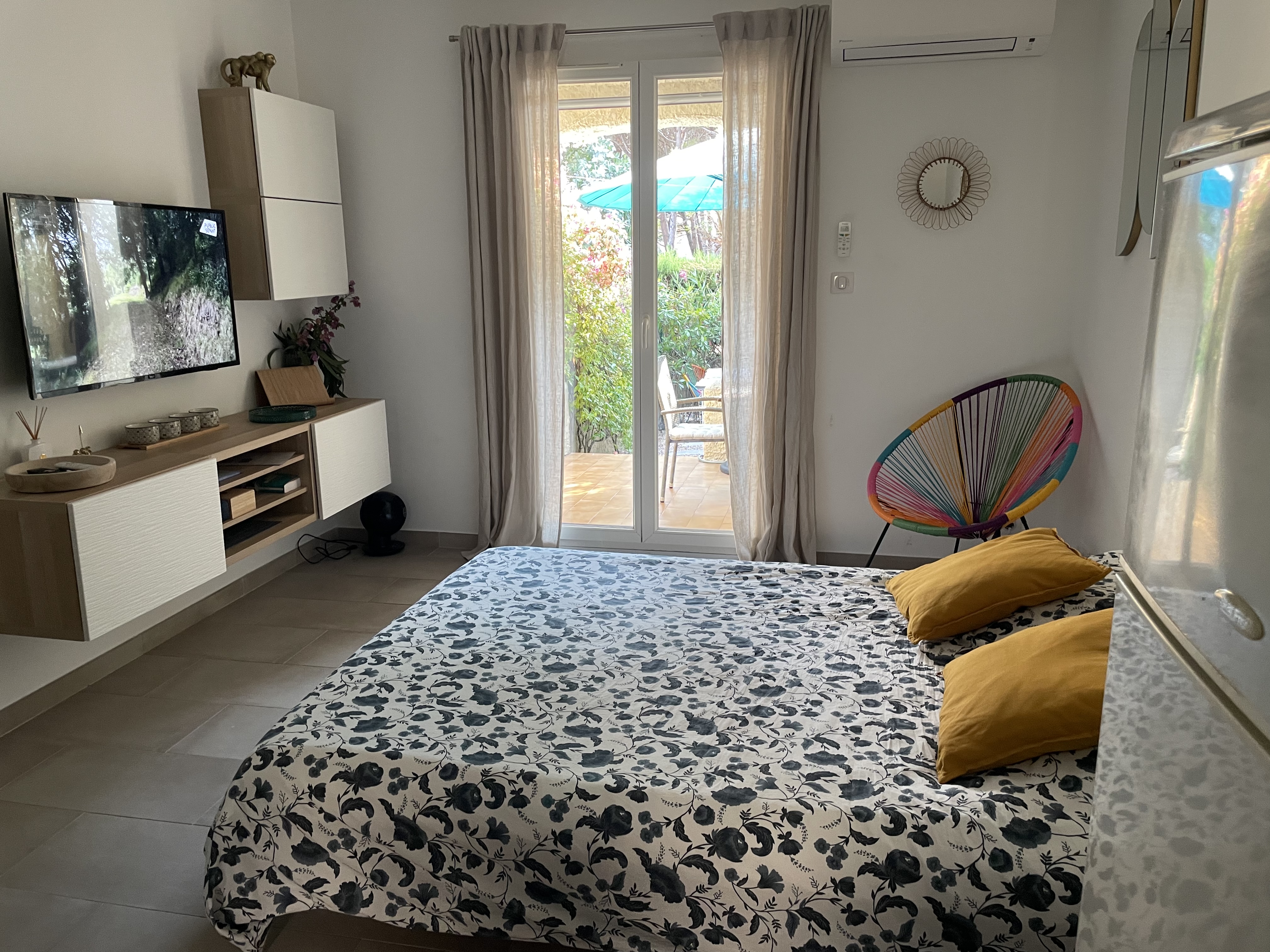 CORSICA AGOSTA beach, ground floor studio