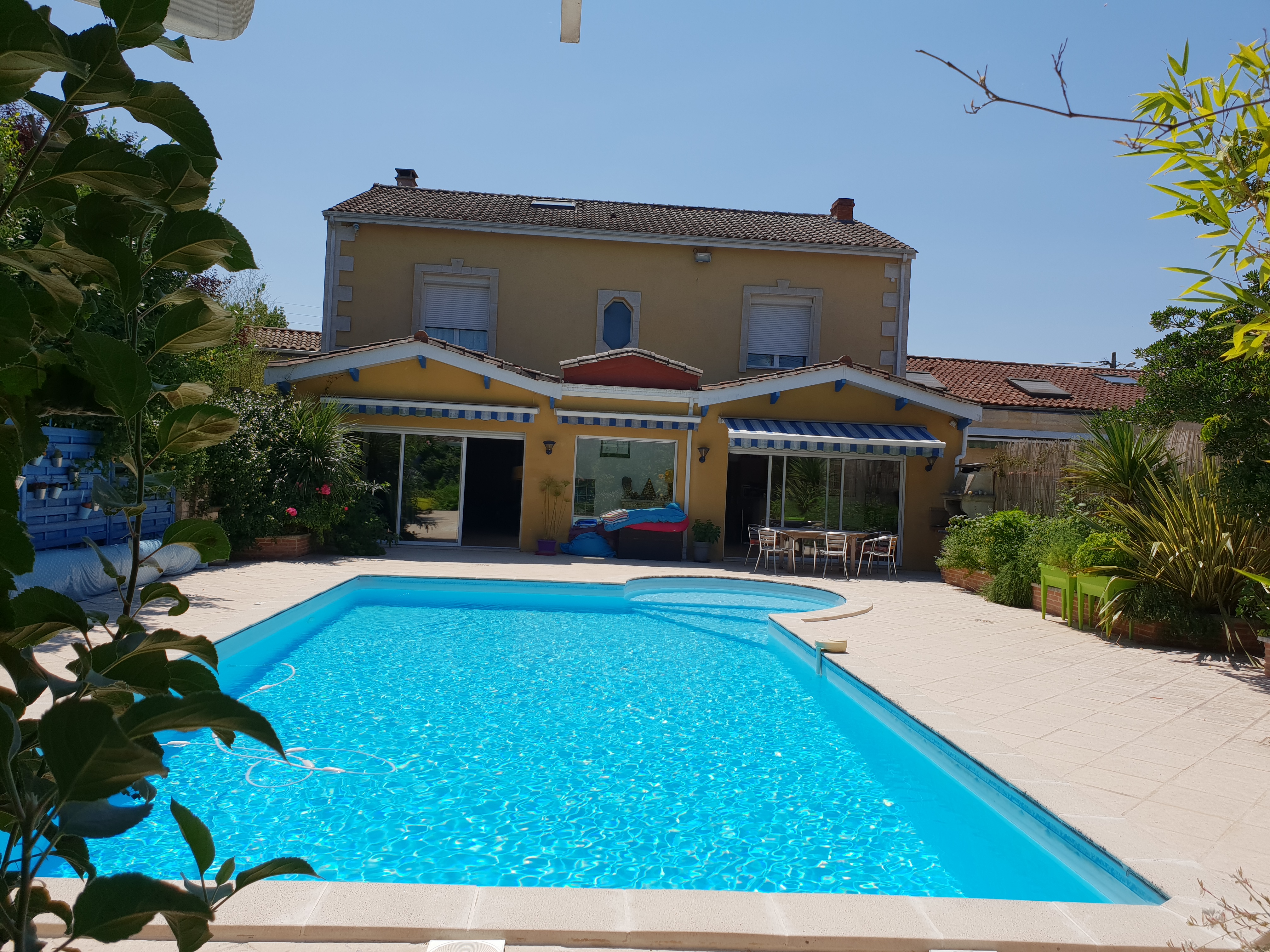 Large Air-Conditioned Room • Pool & Garden in La Glacire, Bordeaux