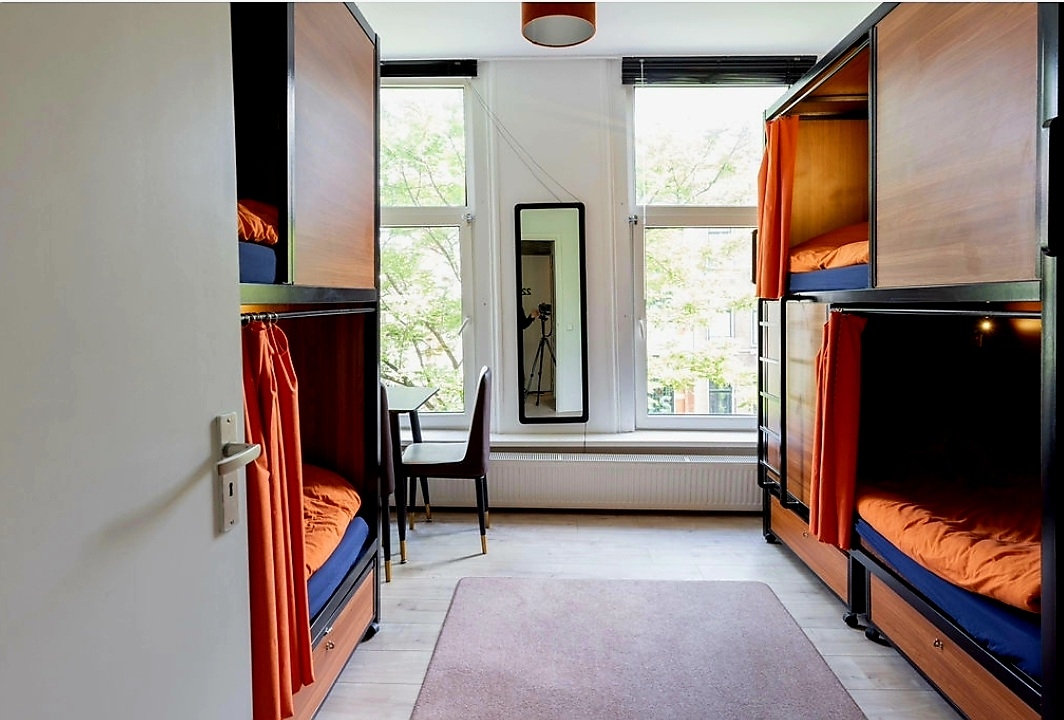 Spacious hotel room (witte de withstraat) — Rotterdam stay