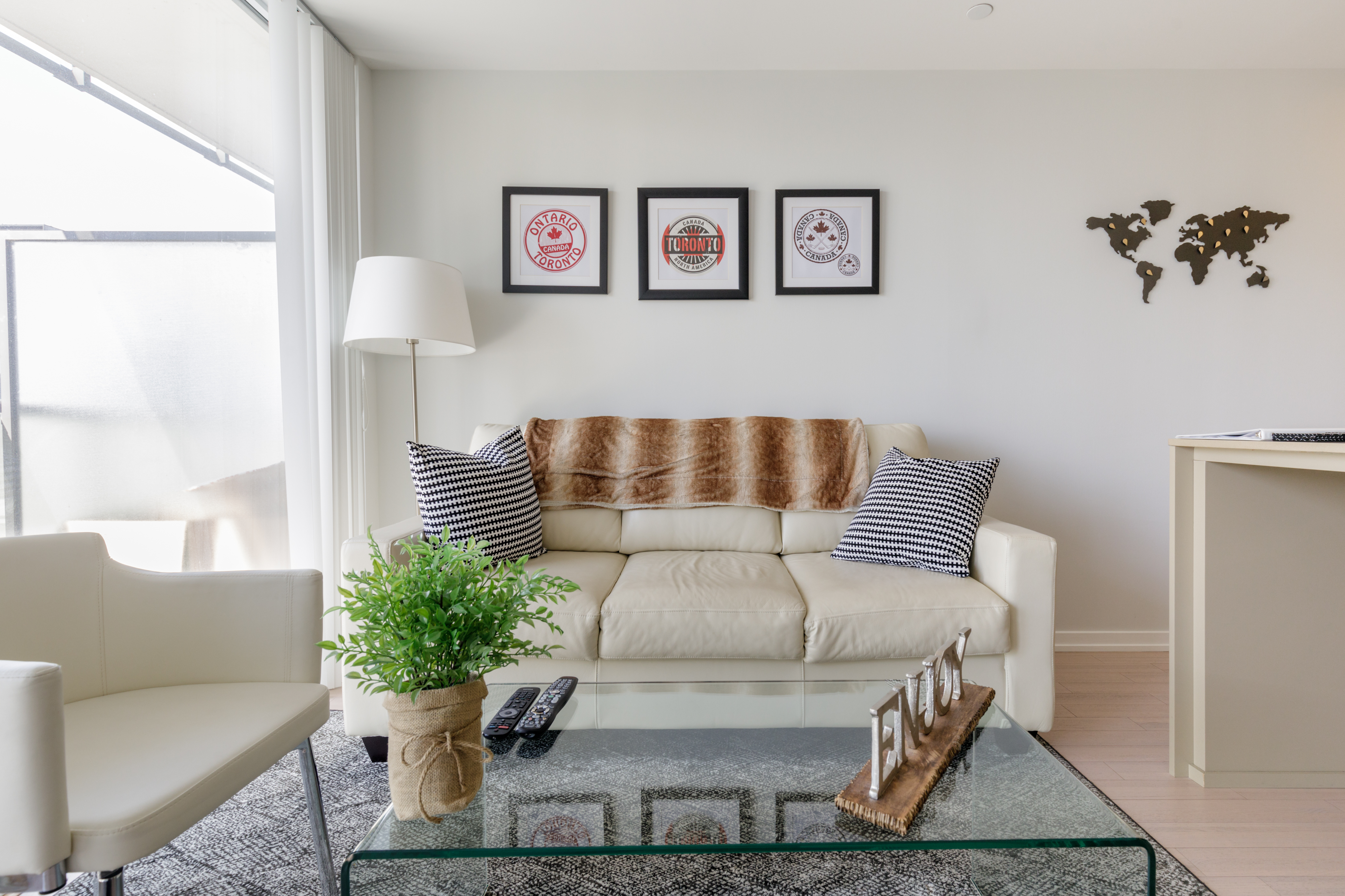Sunny Downtown Apartment | Gym | Perfect Location
