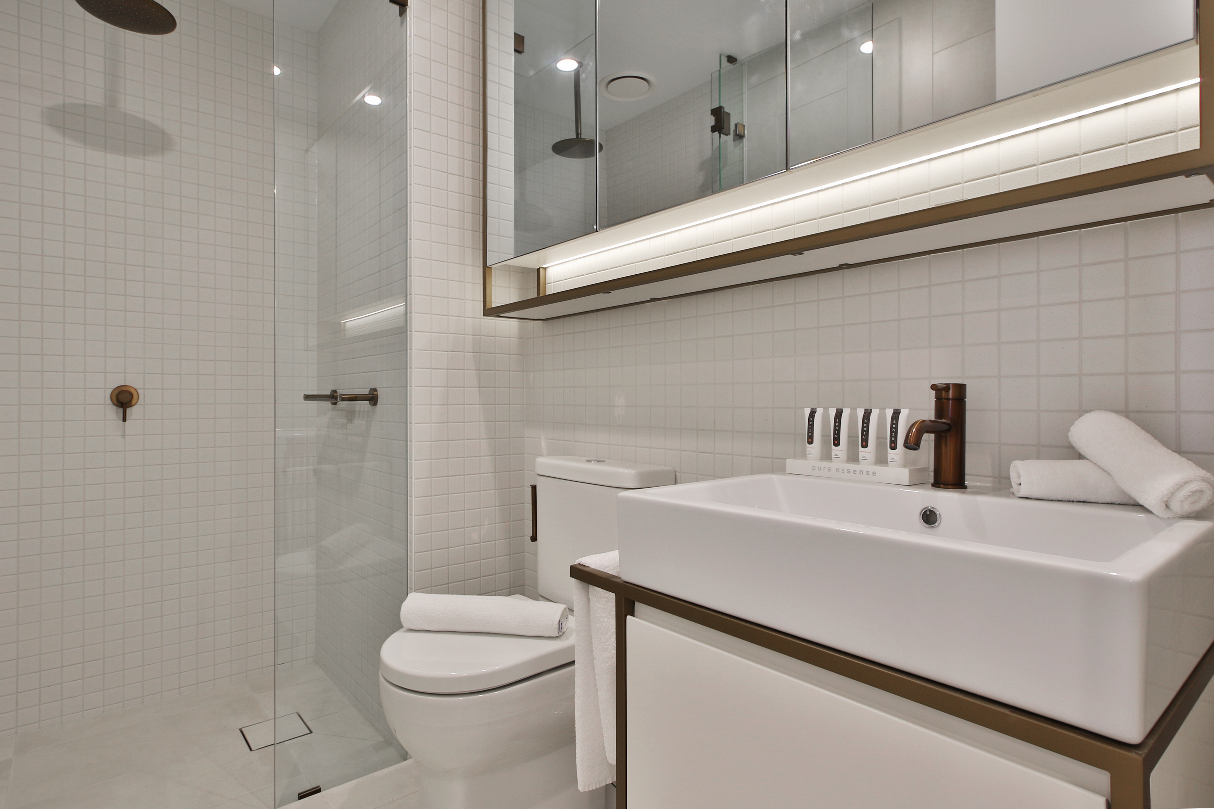 2 Bedroom Apt - Next to The Glen Mall