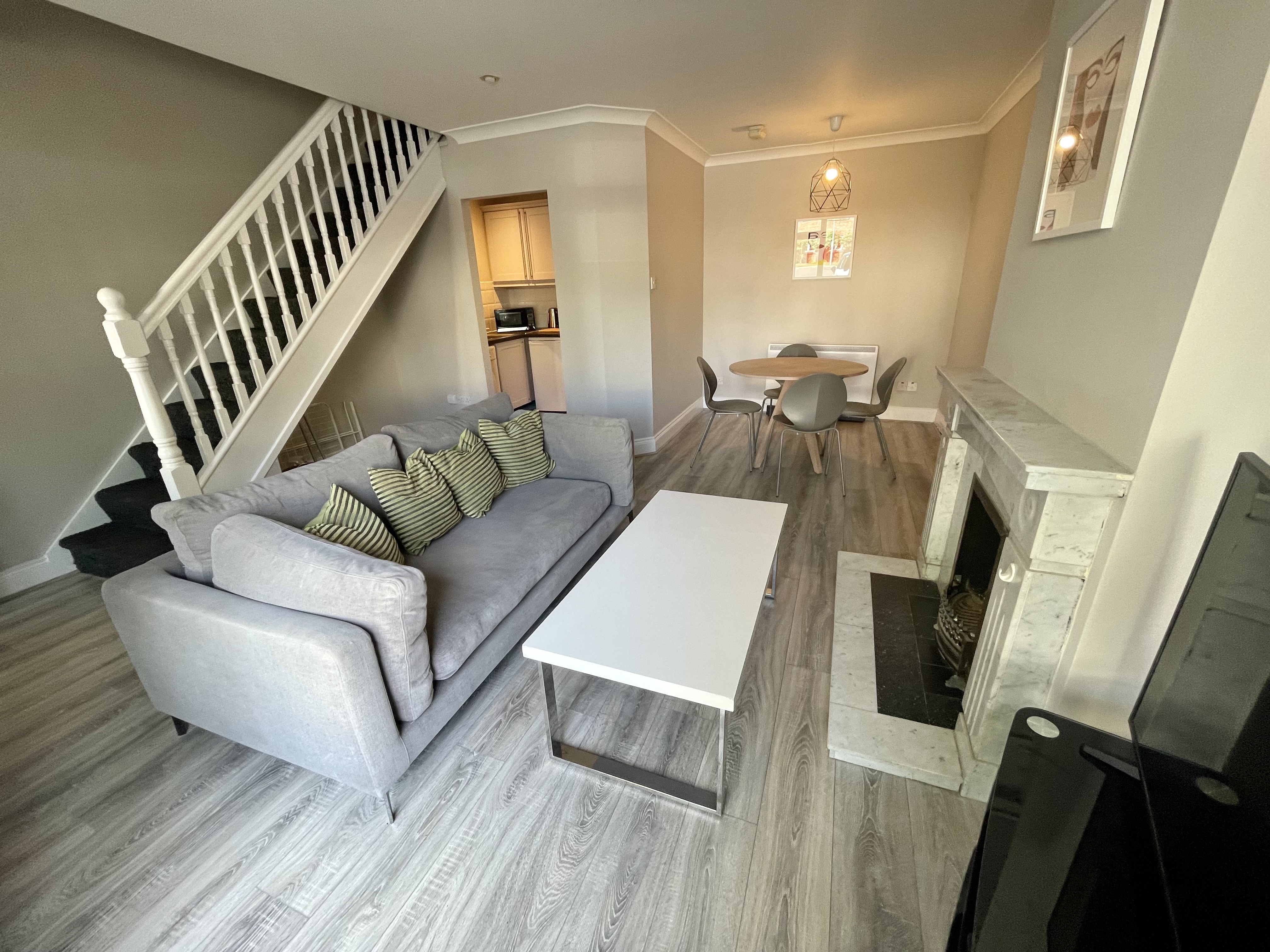 2 bed townhouse, value and comfort, 6km from city