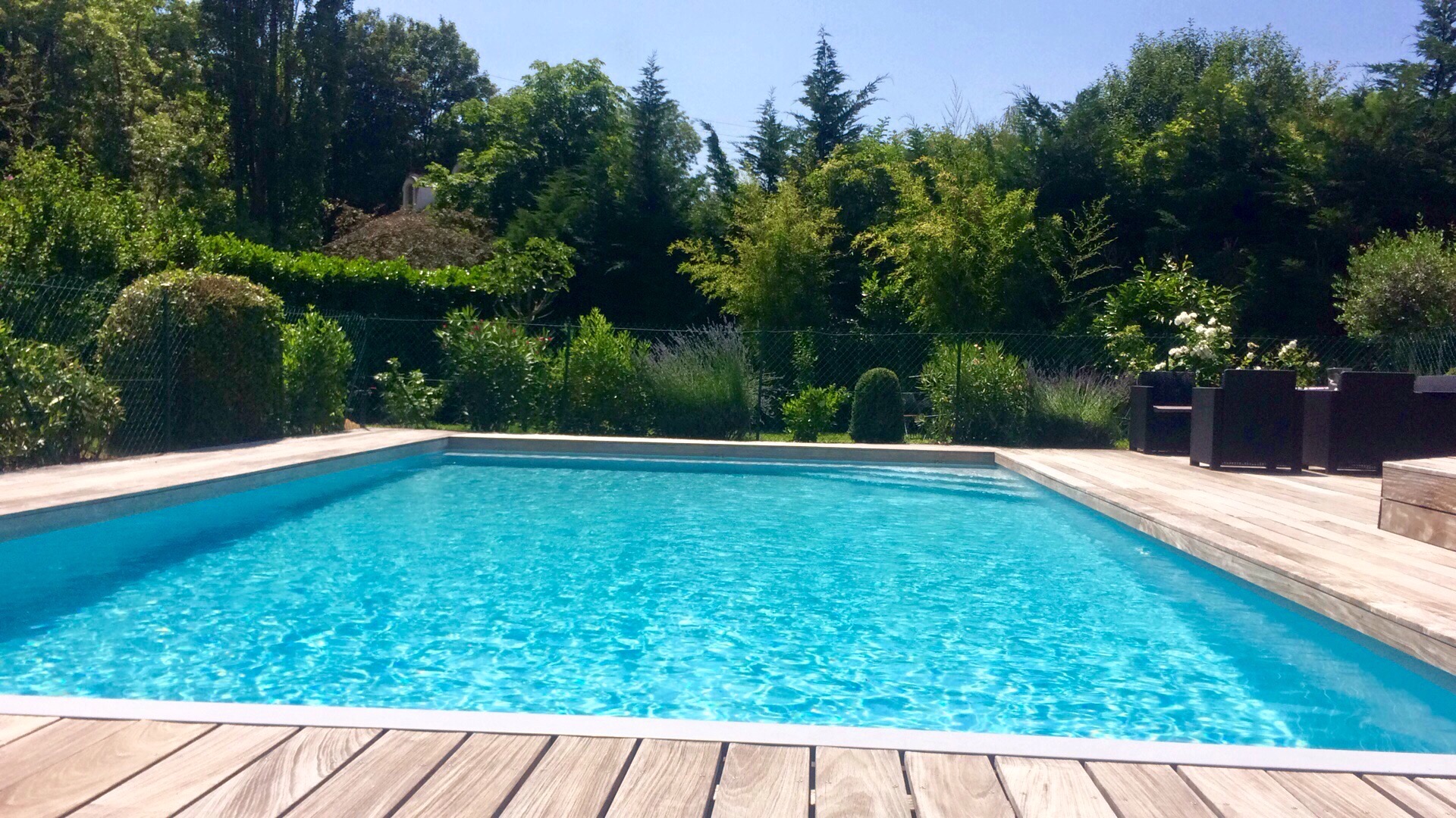 Peaceful haven in the greenery.