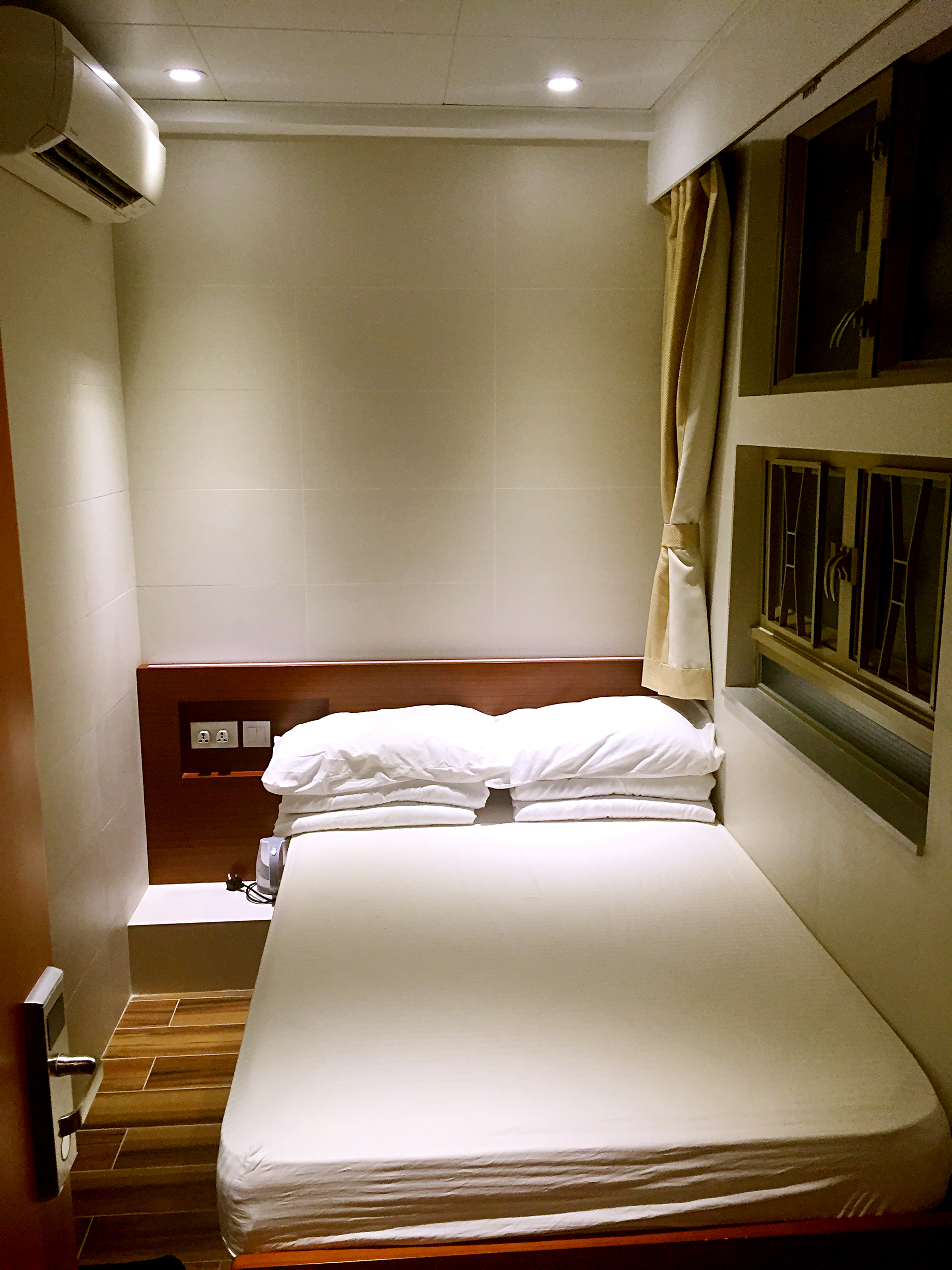 C1-1.2m（3,94 ft）bed Room with window no view