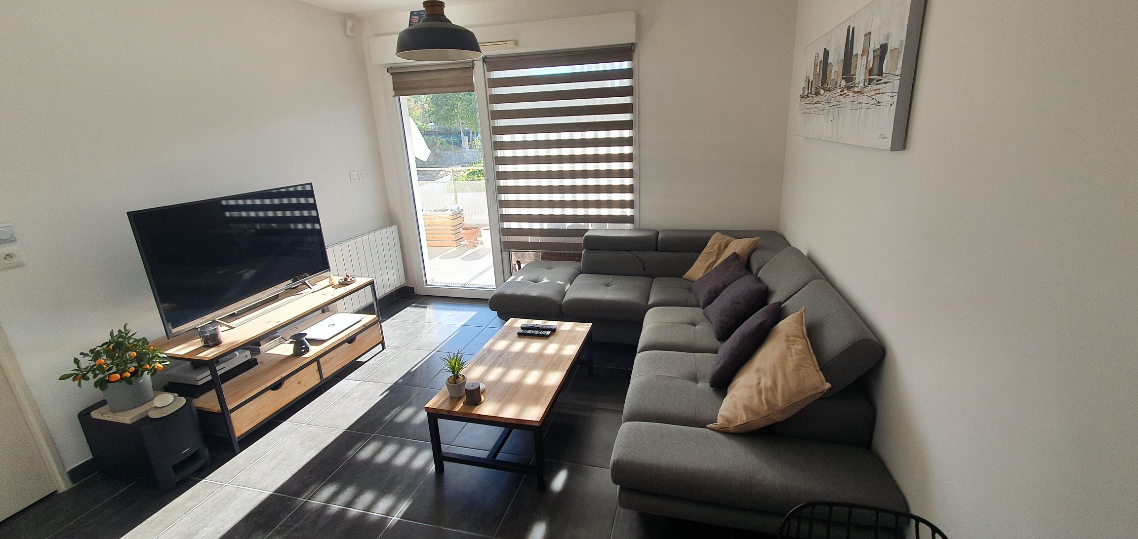 Absolute quiet new apartment, 5min from the beach.