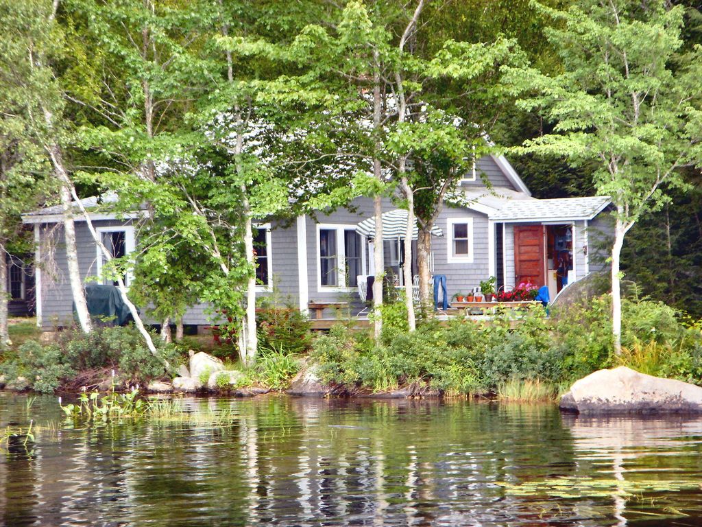 Wonderful classic Maine cottage on beautiful lake Cottages for Rent
