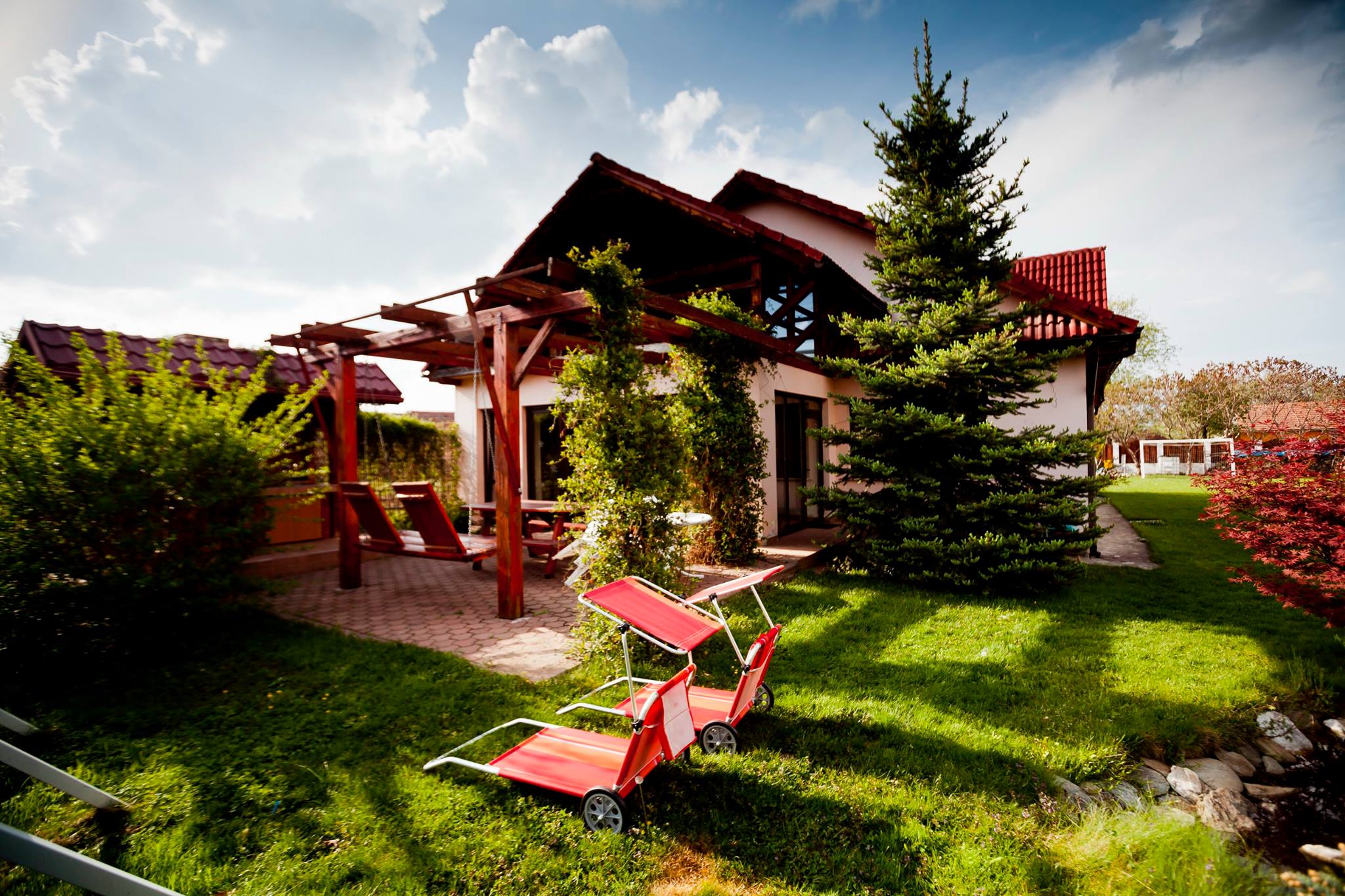 Cozy house with pool/grill/garden near mountains Houses for Rent in