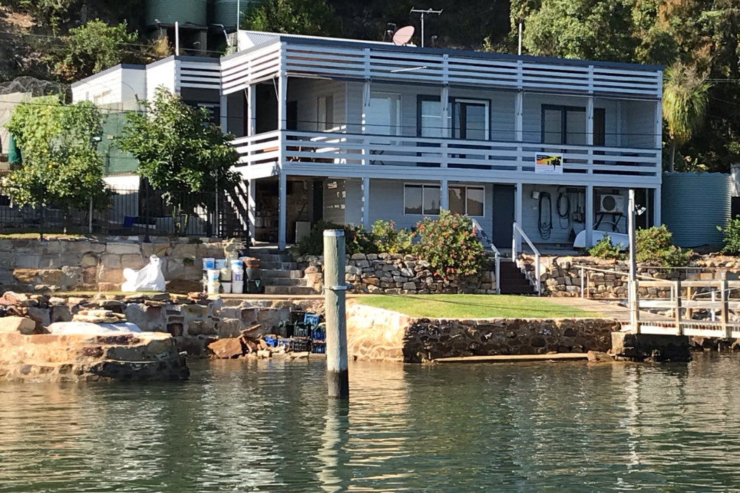 Sun Deck Lodge, Little Wobby Houses for Rent in Patonga, New South