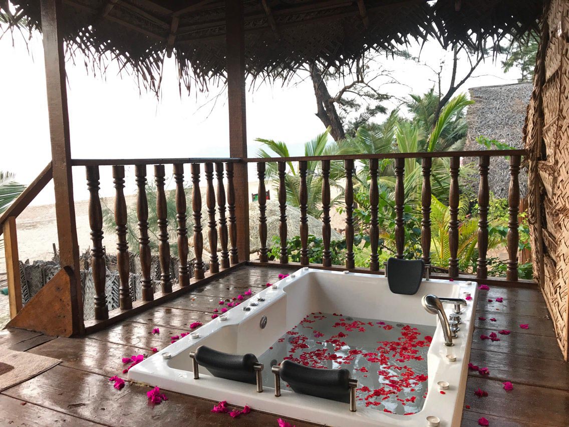 Jacuzzi*Sea view*Air-con*Free Breakfast*Elevated