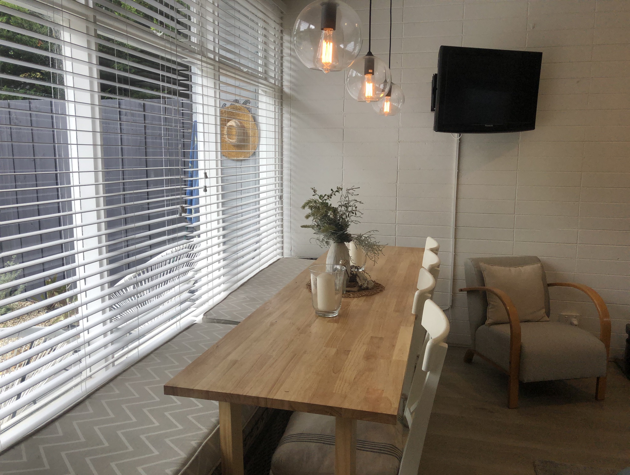 Water's edge beach unit. in Rosebud - McCrae, Mornington Peninsula