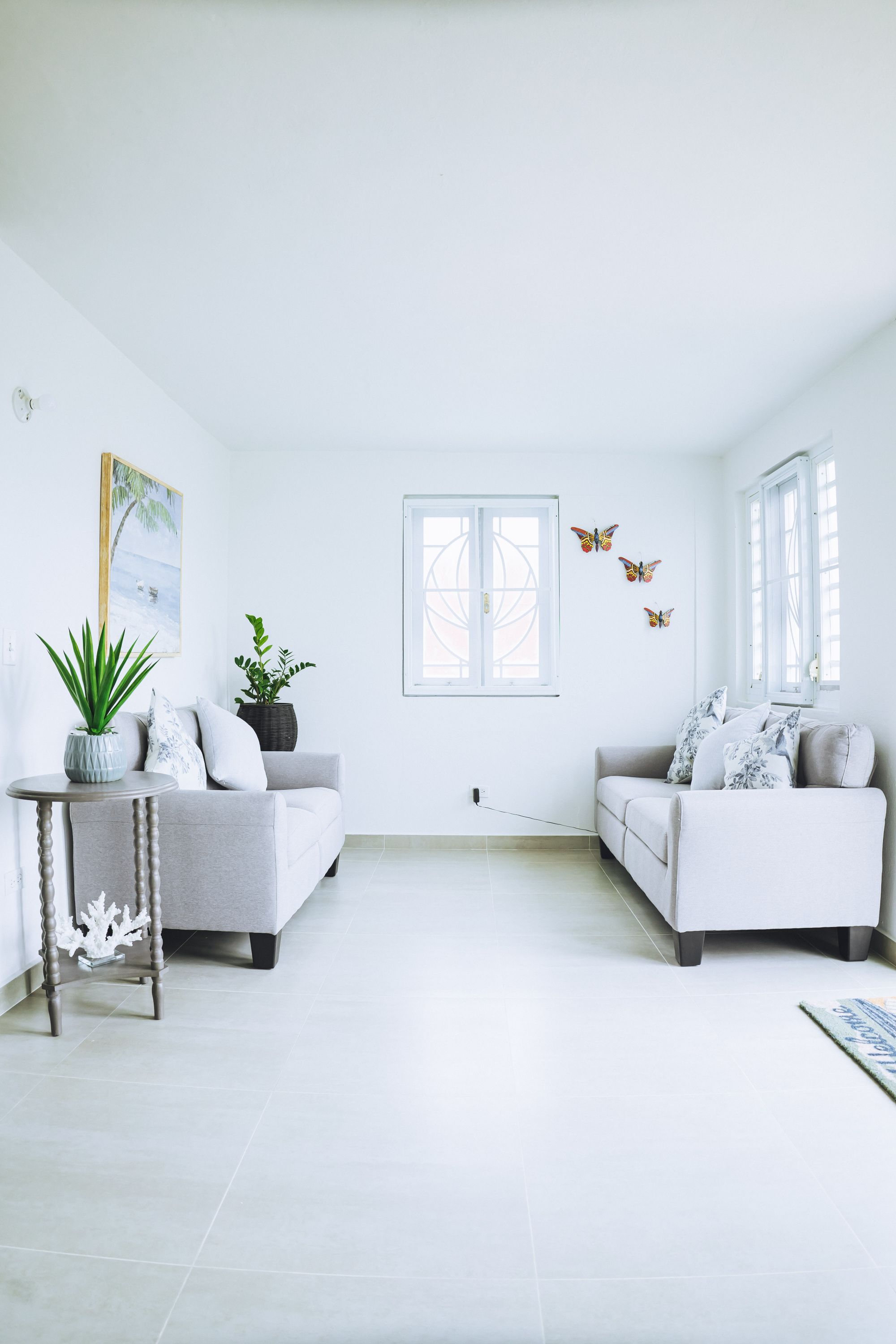 Casa Luz is a Spacious 2BR+1B home.
(Near Ferry)