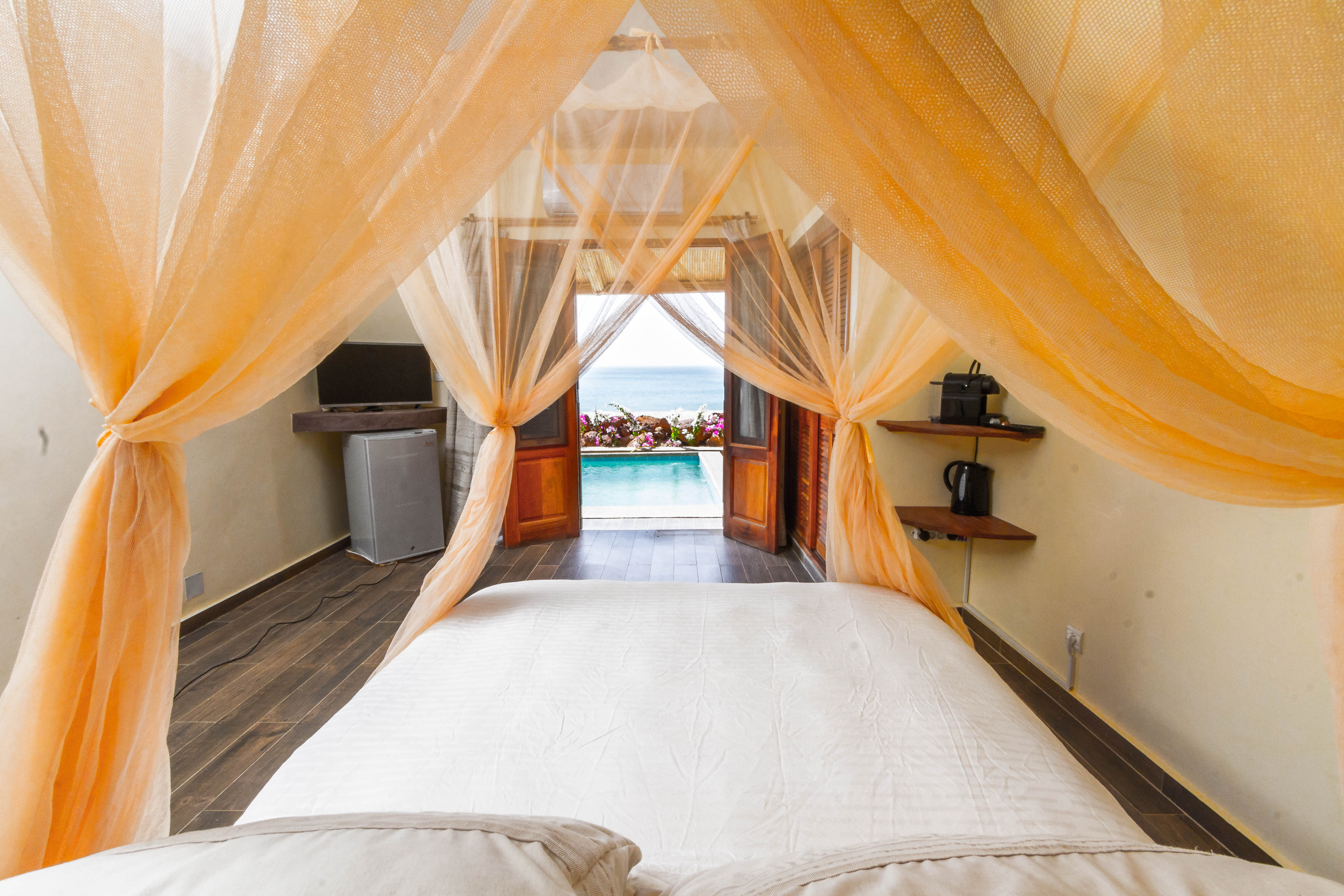 BADIENE VILLAS: Premium room beach pool 2