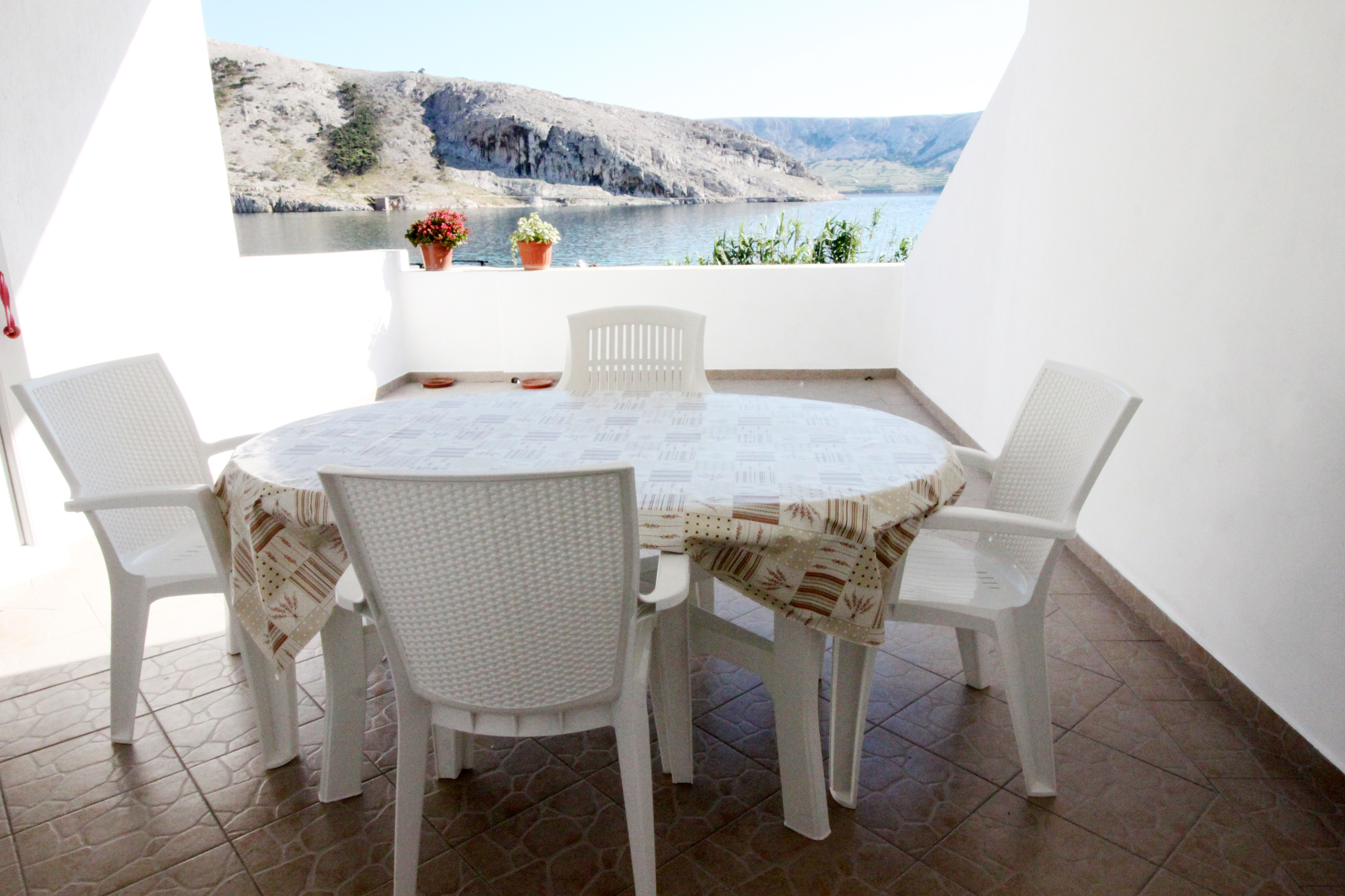 2 Bedroom Sea view apartment with terrace, Metajna