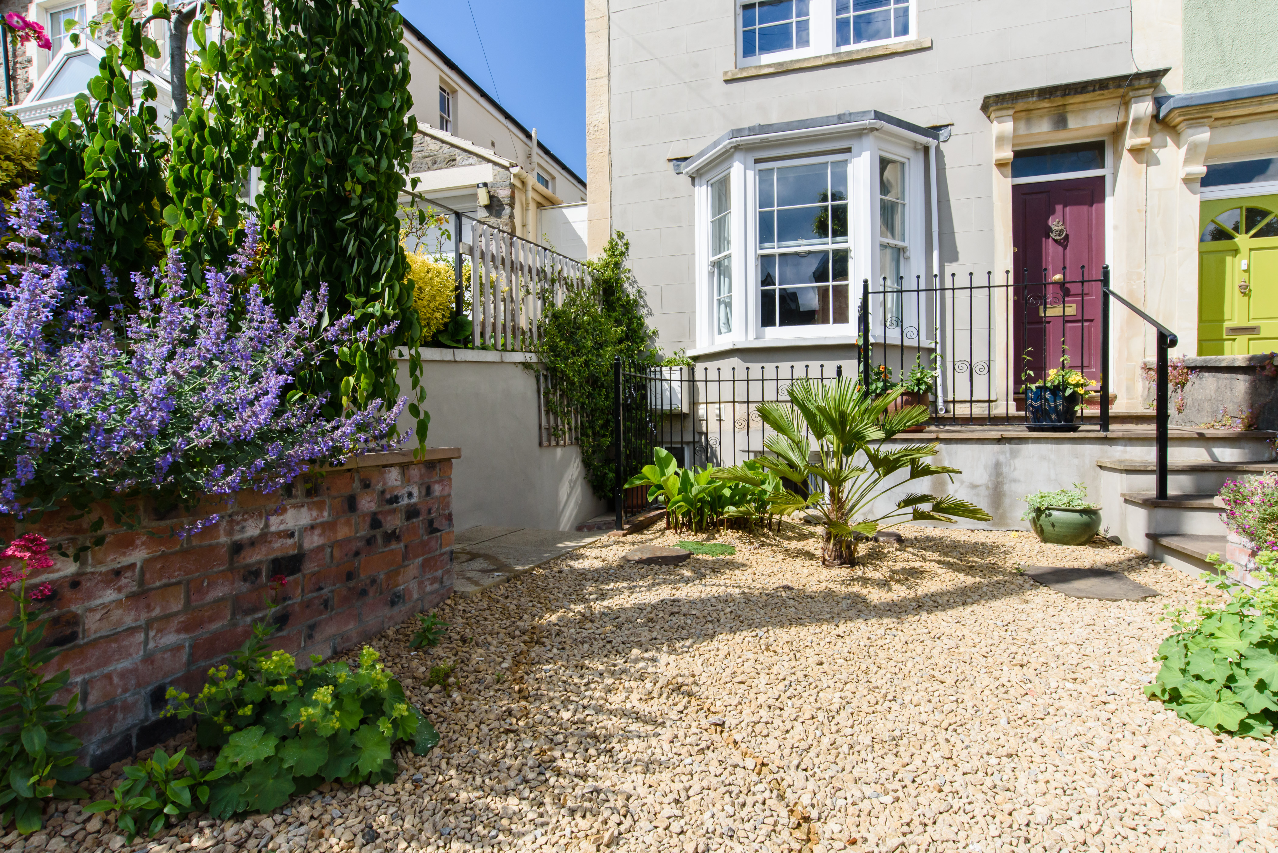 x Just off Gloucester Rd, small modern studio in Redland, Bristol