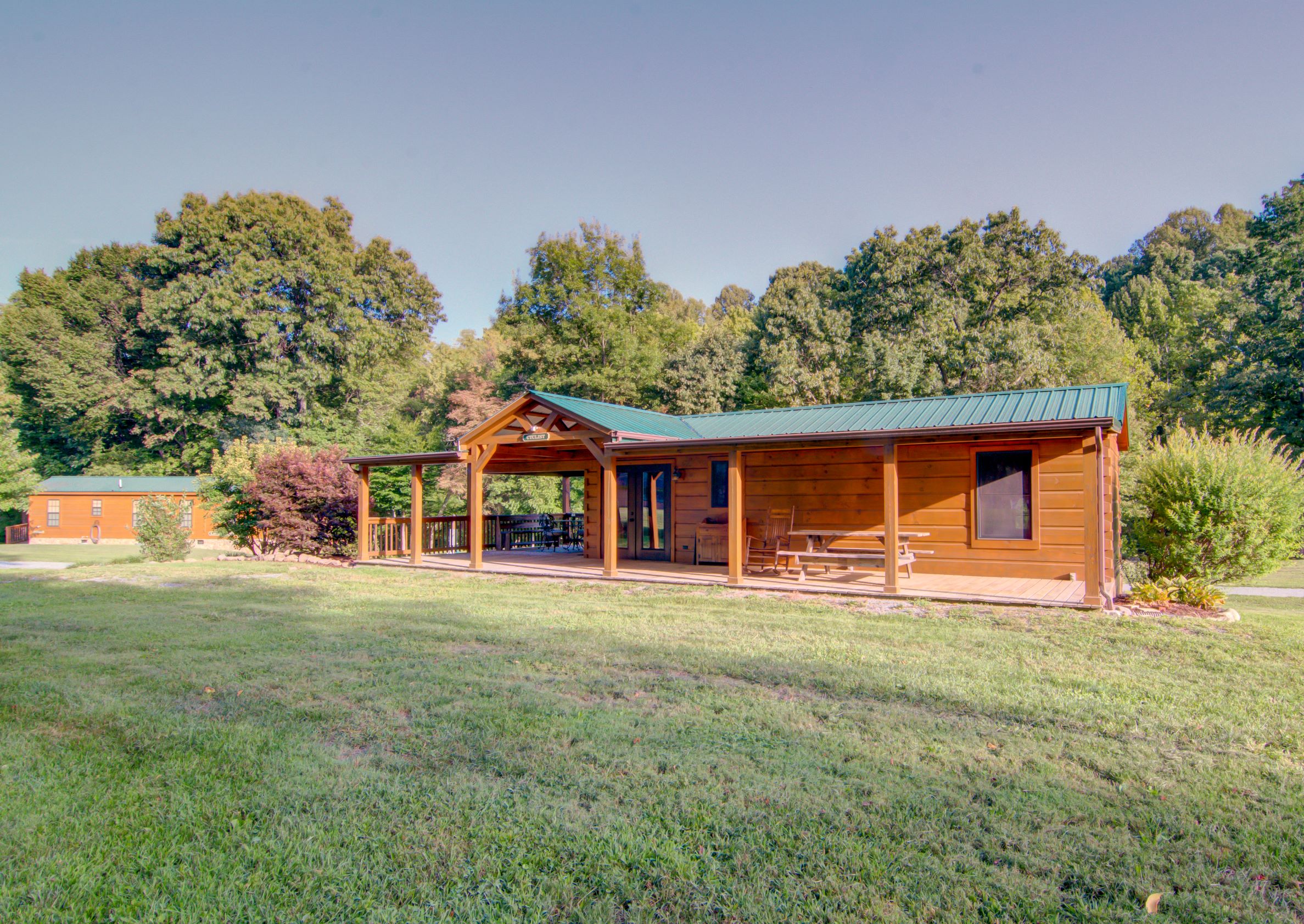 Cyclist-between the Creeper Trail and the river