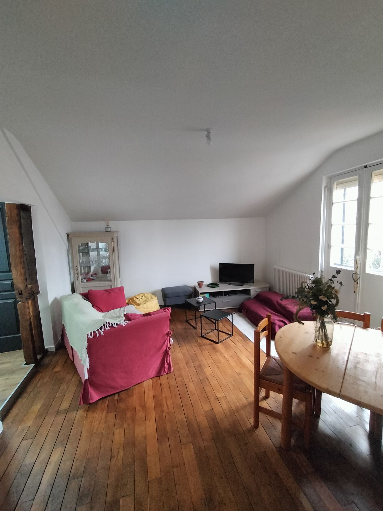 Luminous apartment with garden, city center
