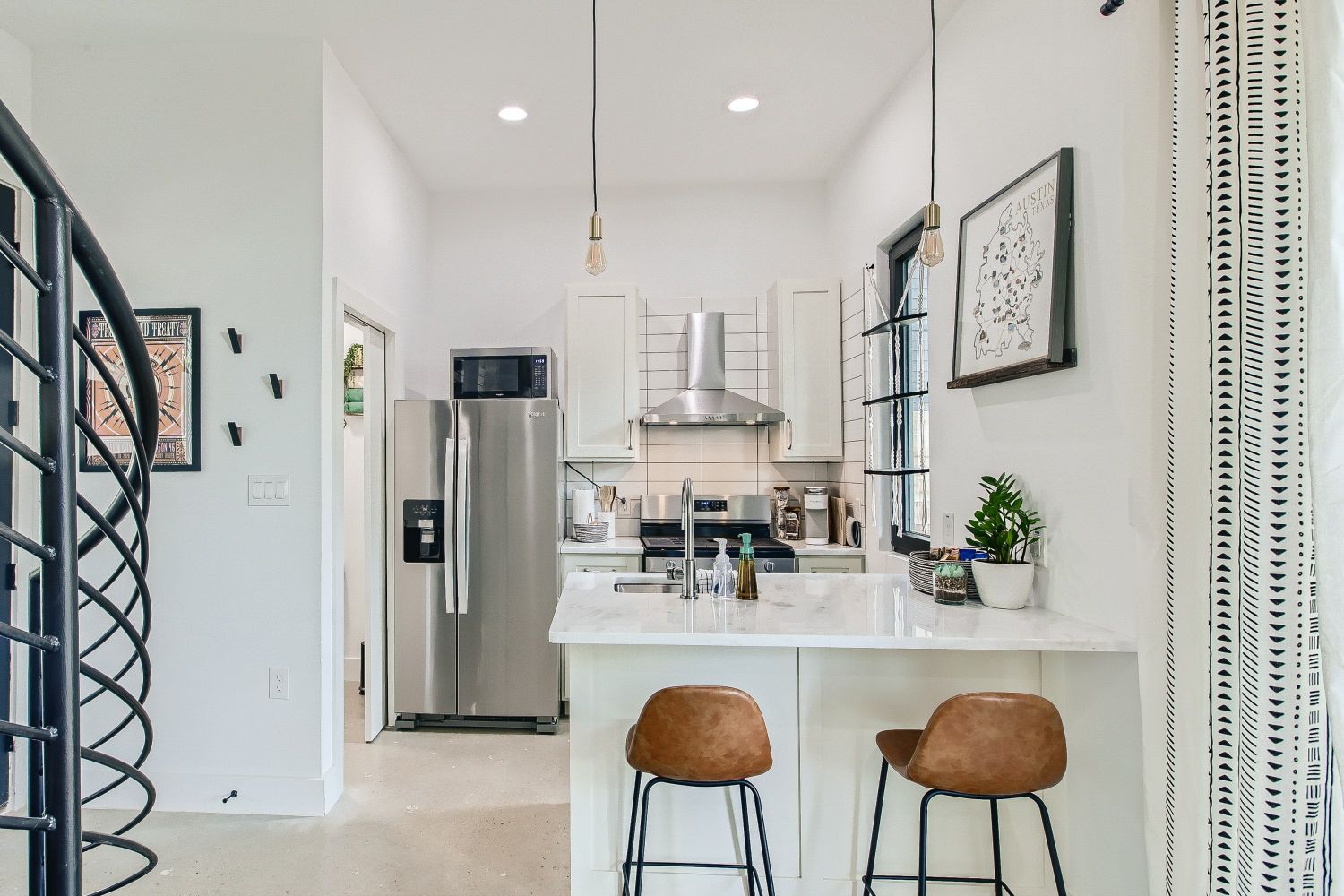 Modern 1 bed 1.5 bath with yard in Hyde Park in 78751, Austin