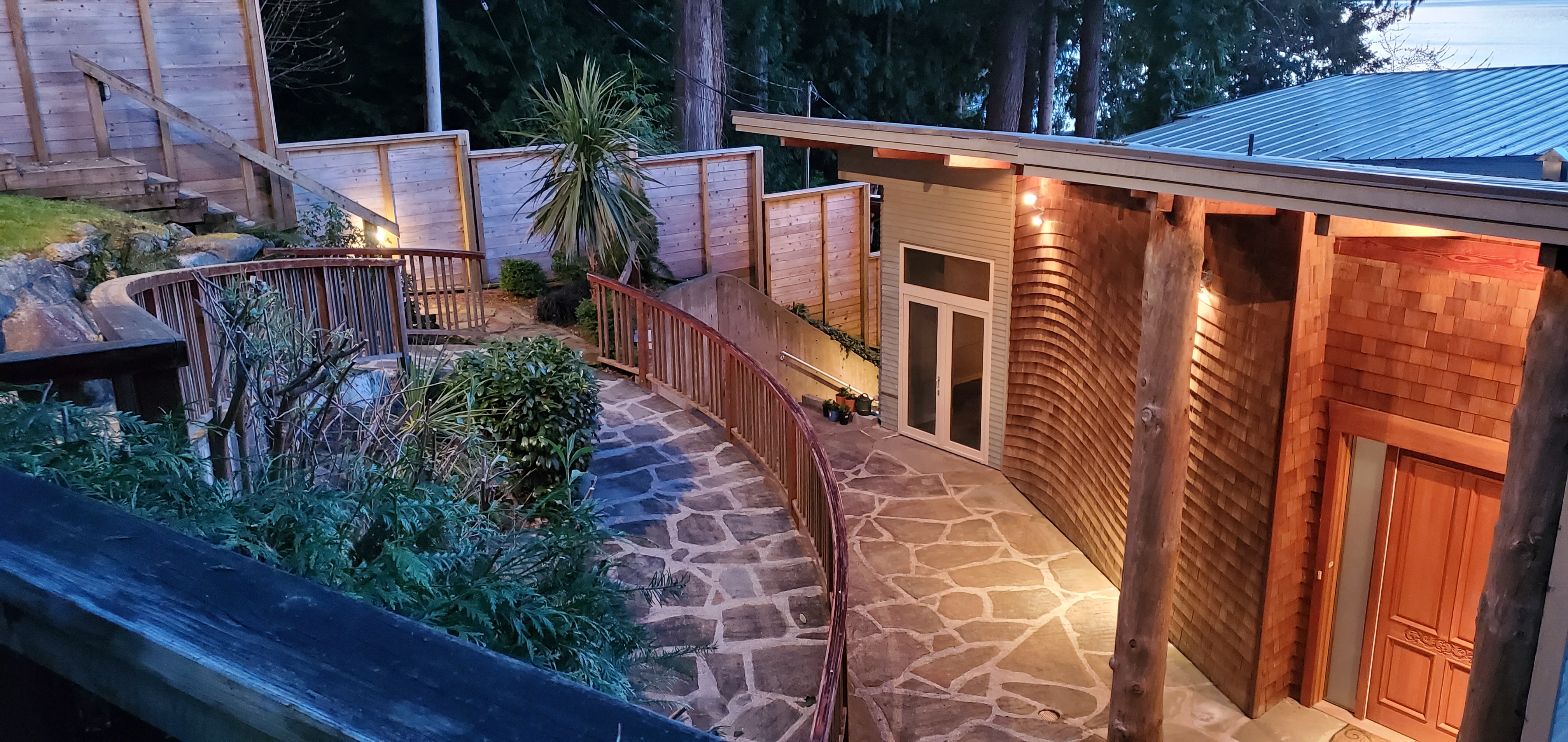 Westcoast Waterfront Retreat