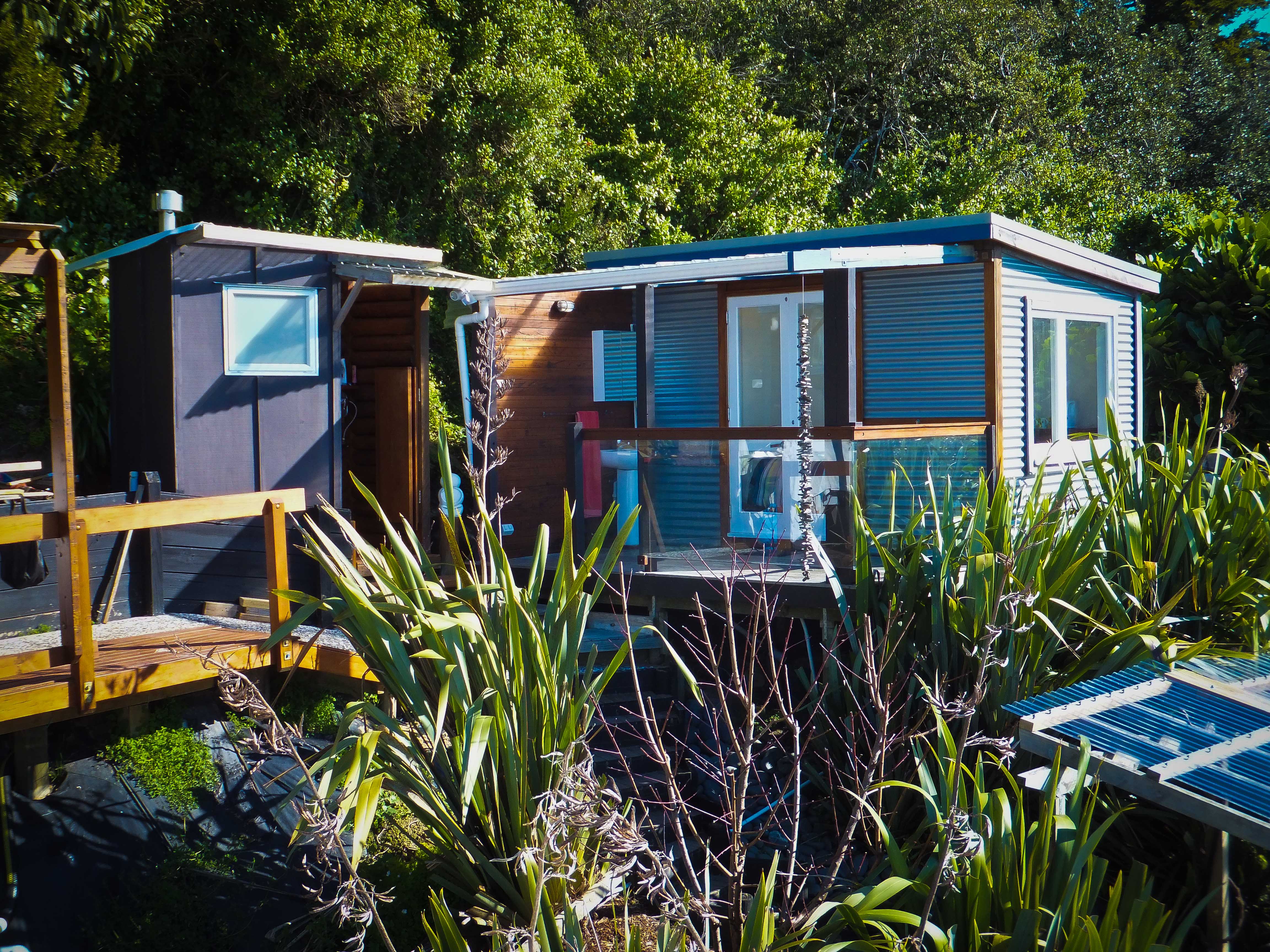 Onetangi Beach Waiheke. Private Beach Cabin.