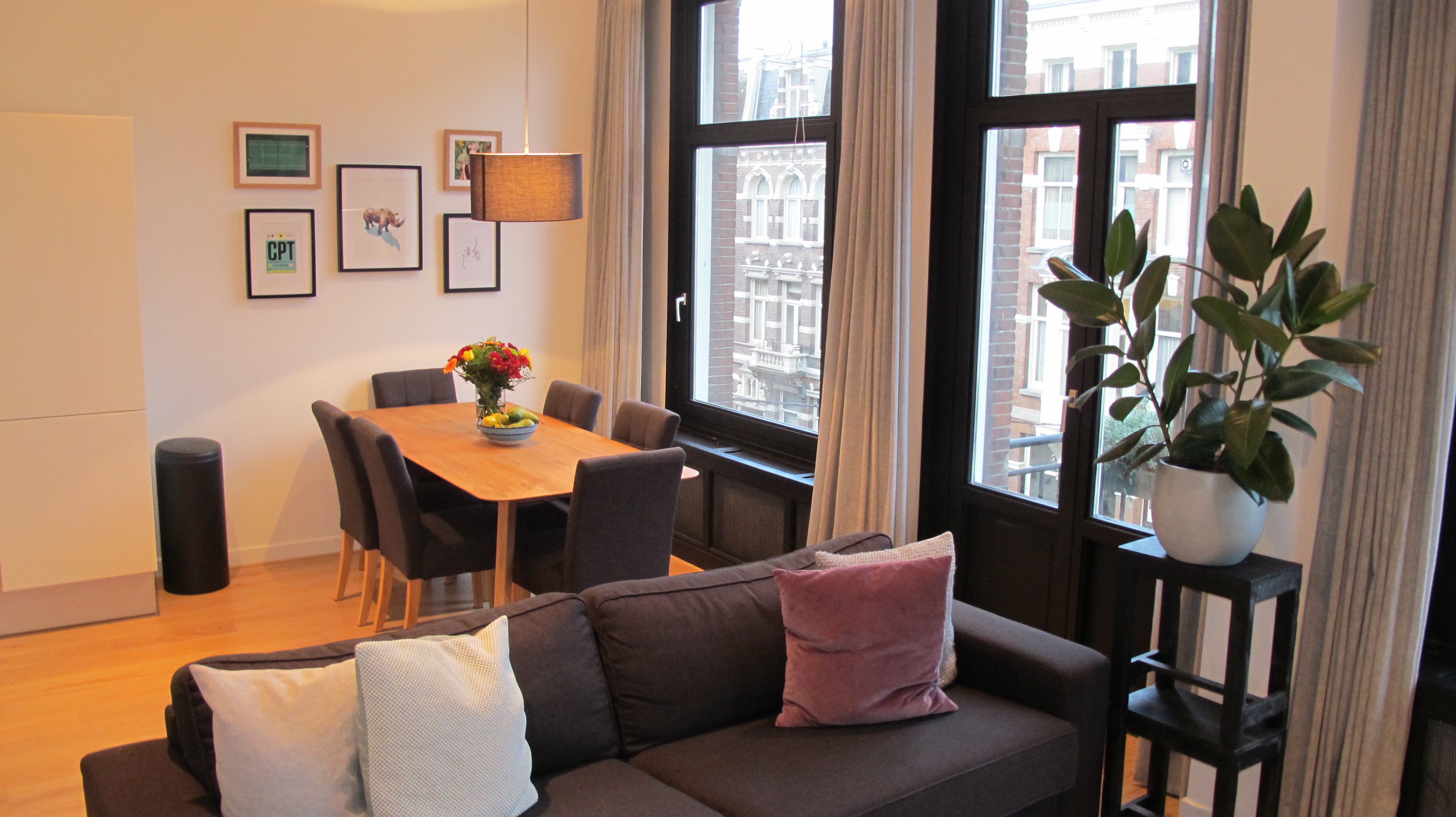 Bright, central and newly renovated apartment — Amsterdam stay