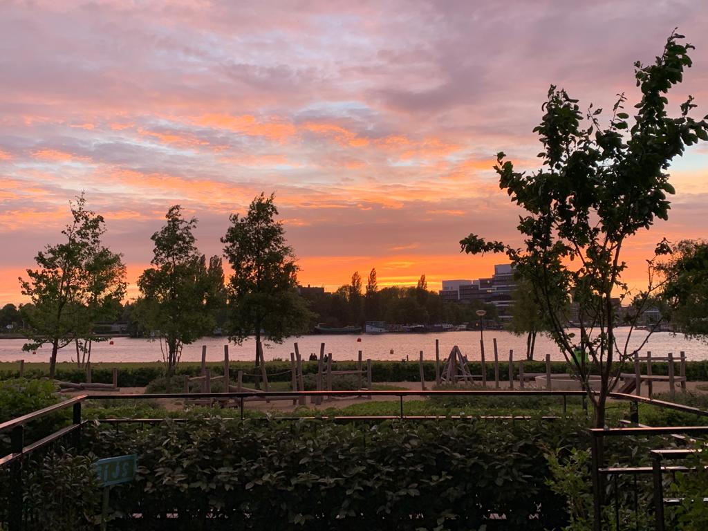 Quiet & spacious family home with view on Amstel! — Amsterdam stay