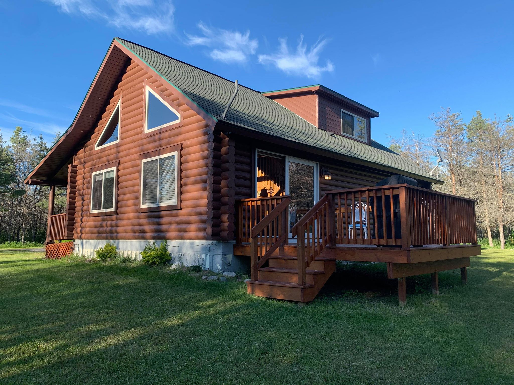 Beautiful Log Home in Michigan's UP Cabins for Rent in Brevort