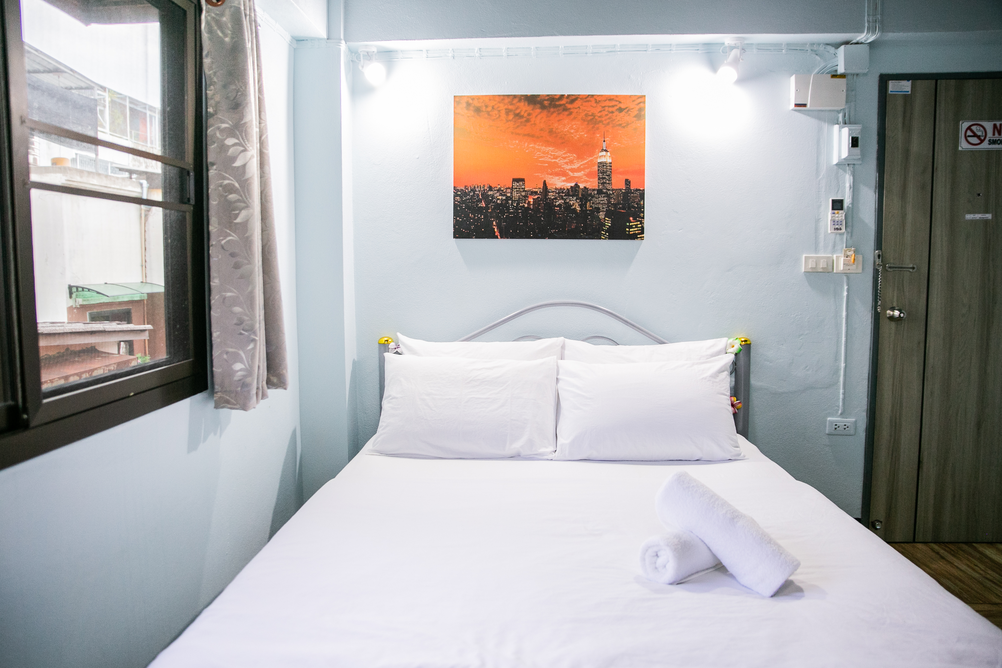 Double Room 5 mins walk to Khaosan with breakfast