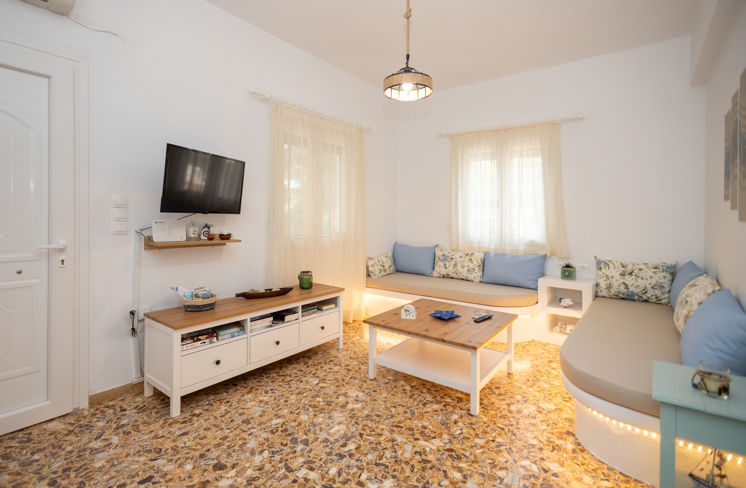 Nisos 1 cottage house