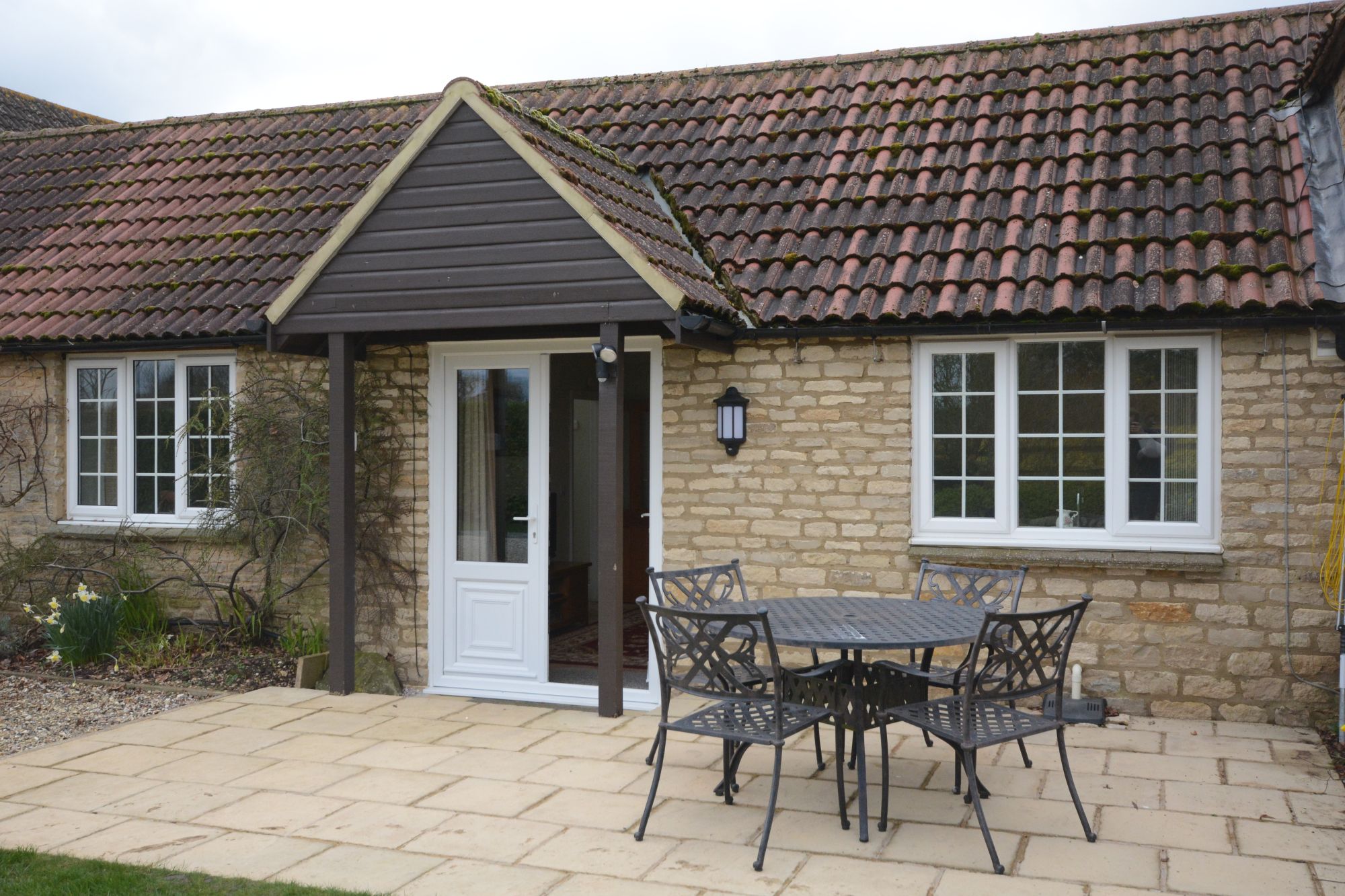 Radcot Farm House Annexe nr Clanfield, Oxfordshire Cottages for Rent
