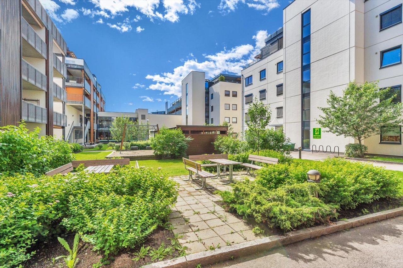 Central Modern Apartment  10min/Oslo CBD w/PARKING