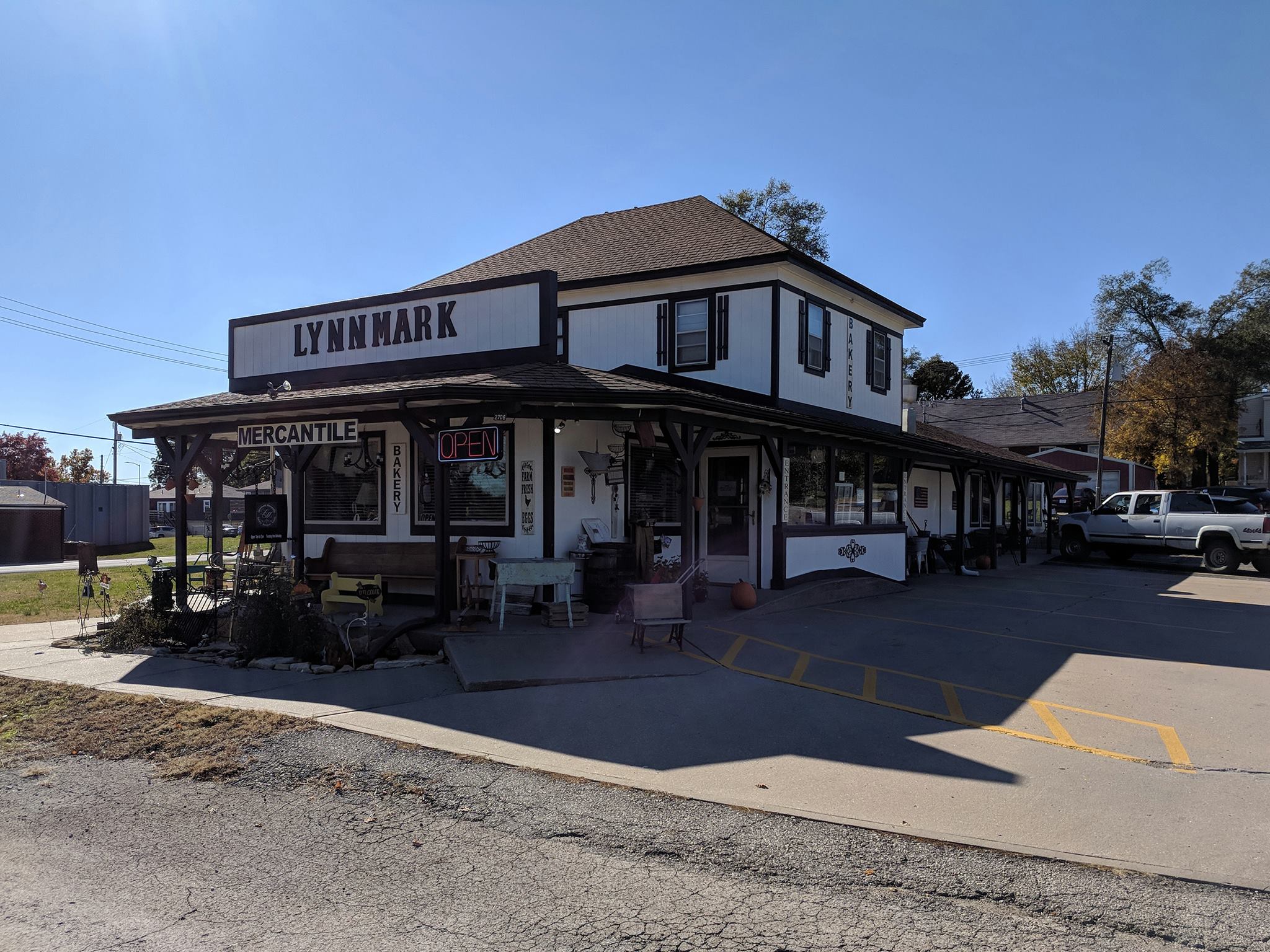 Lynnmark Hideaway Apartments for Rent in Basehor, Kansas, United States