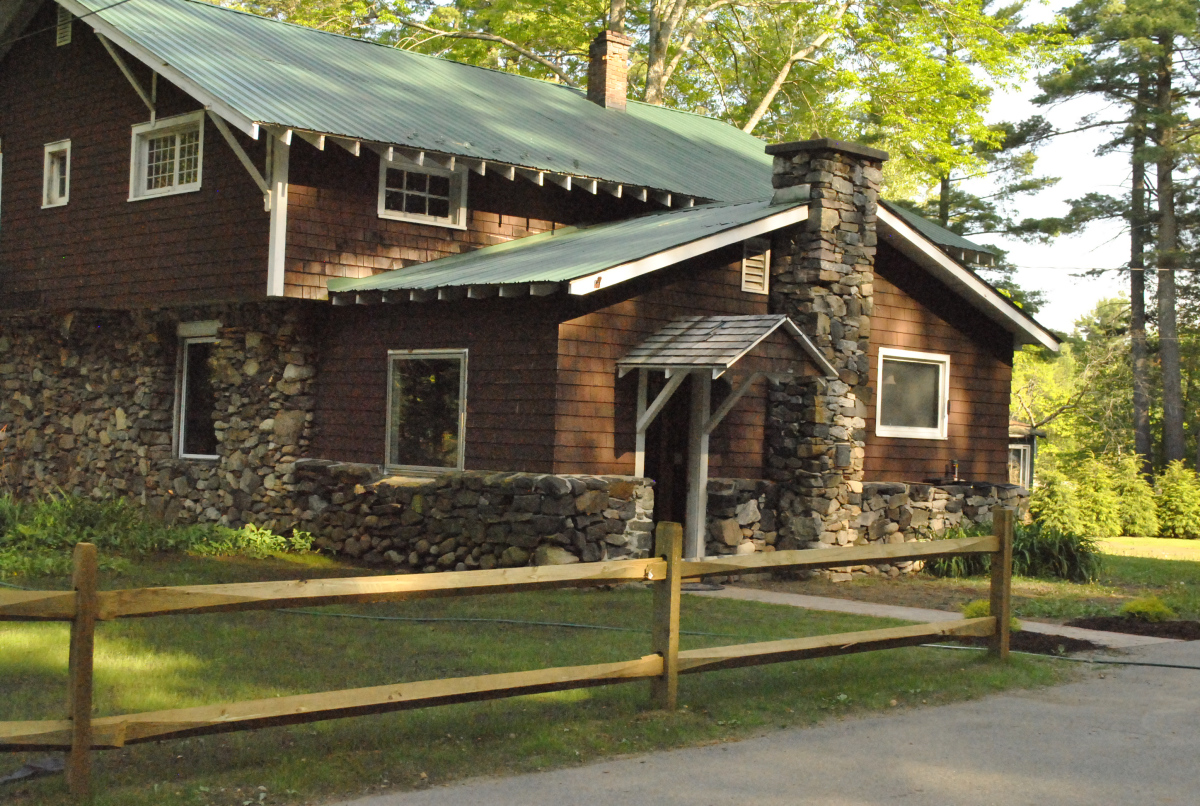 The Stone Lodge on Blythewood Island in Loon Lake Houses for Rent in