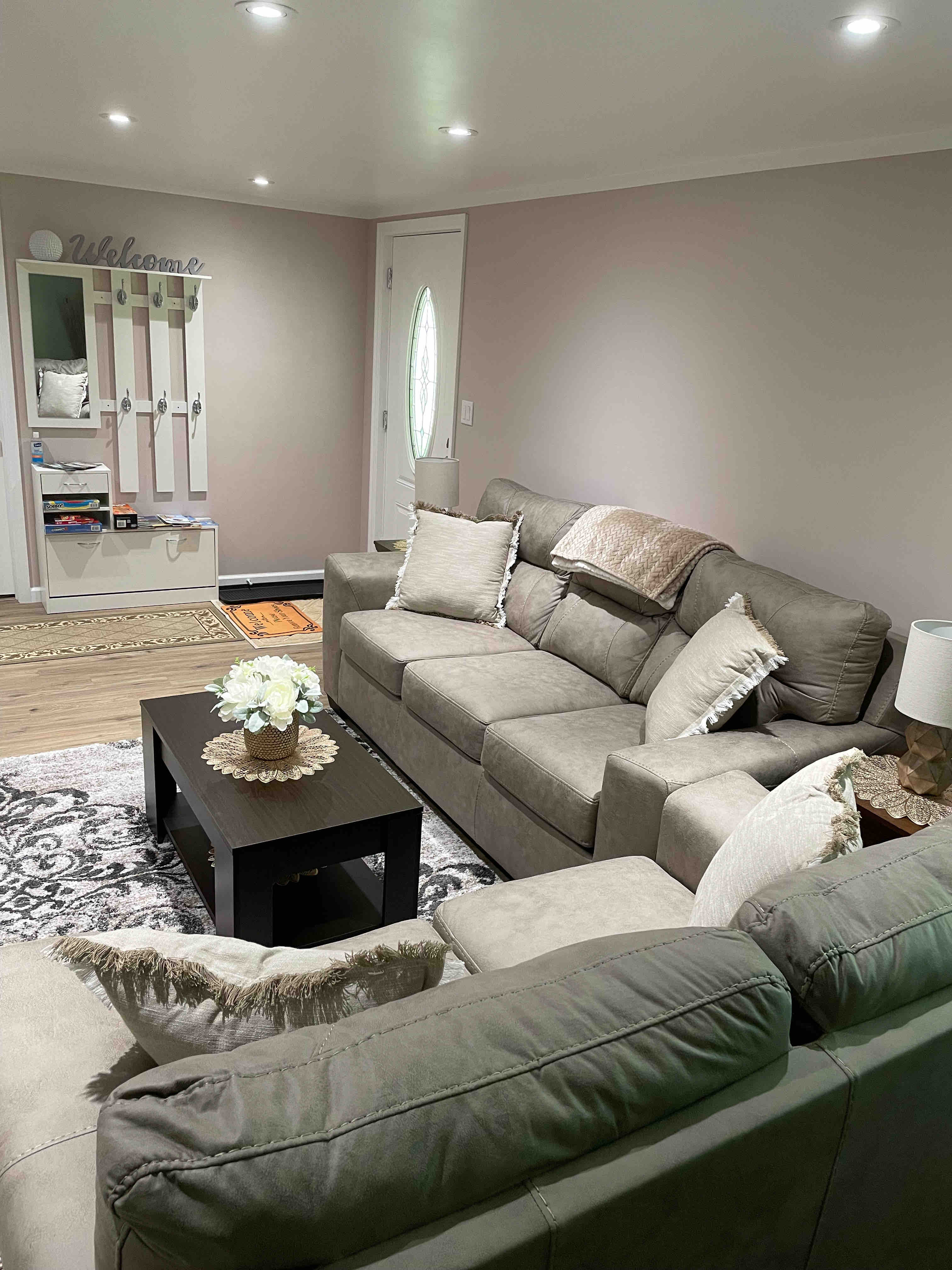 Modern*Private*Comfortable*HotTub*Great Location!