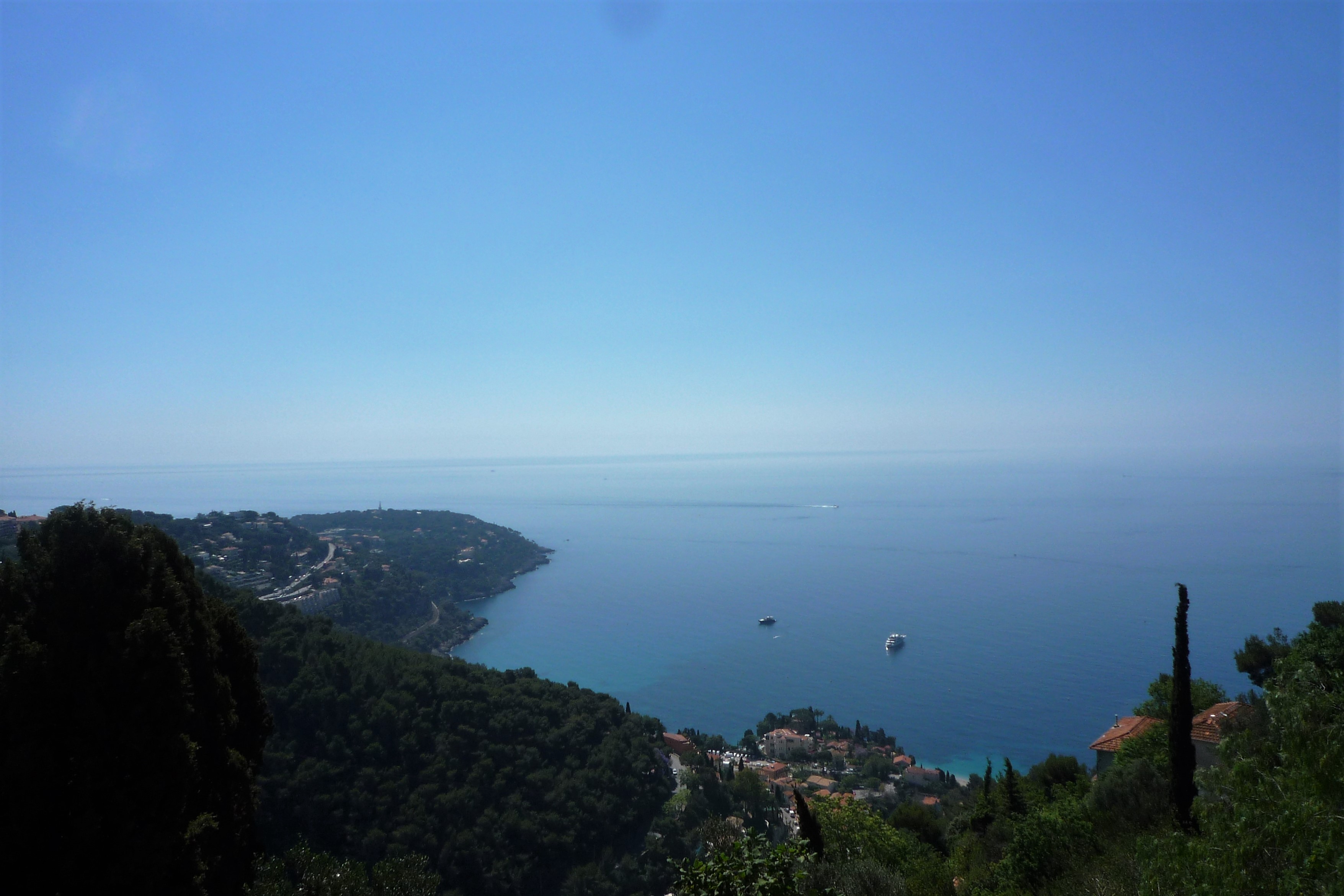 Independent studio in property close to Monaco