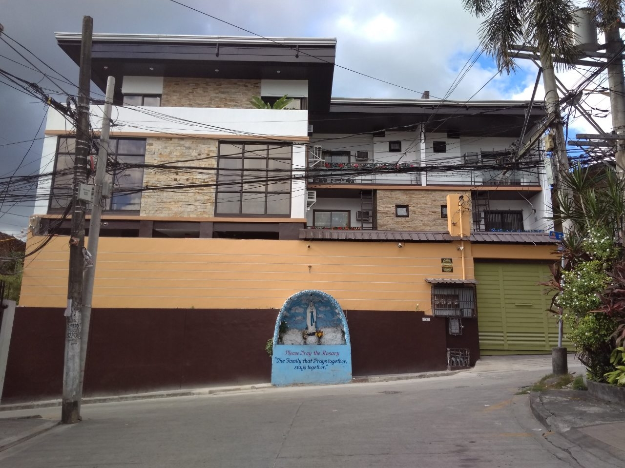 Entire Townhouse San Juan Unit 3 Townhouses for Rent in Manila, Metro