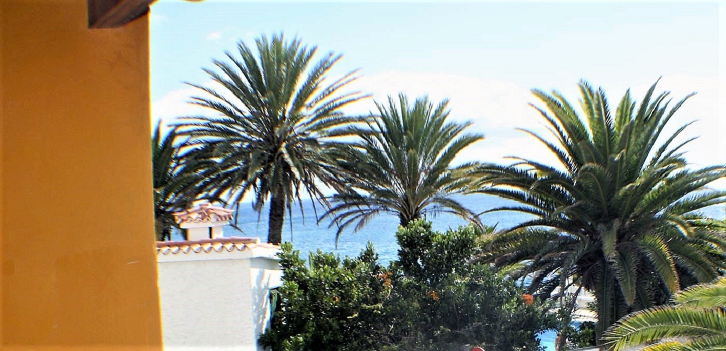 Comfortable holiday home by the sea, terrace,patio
