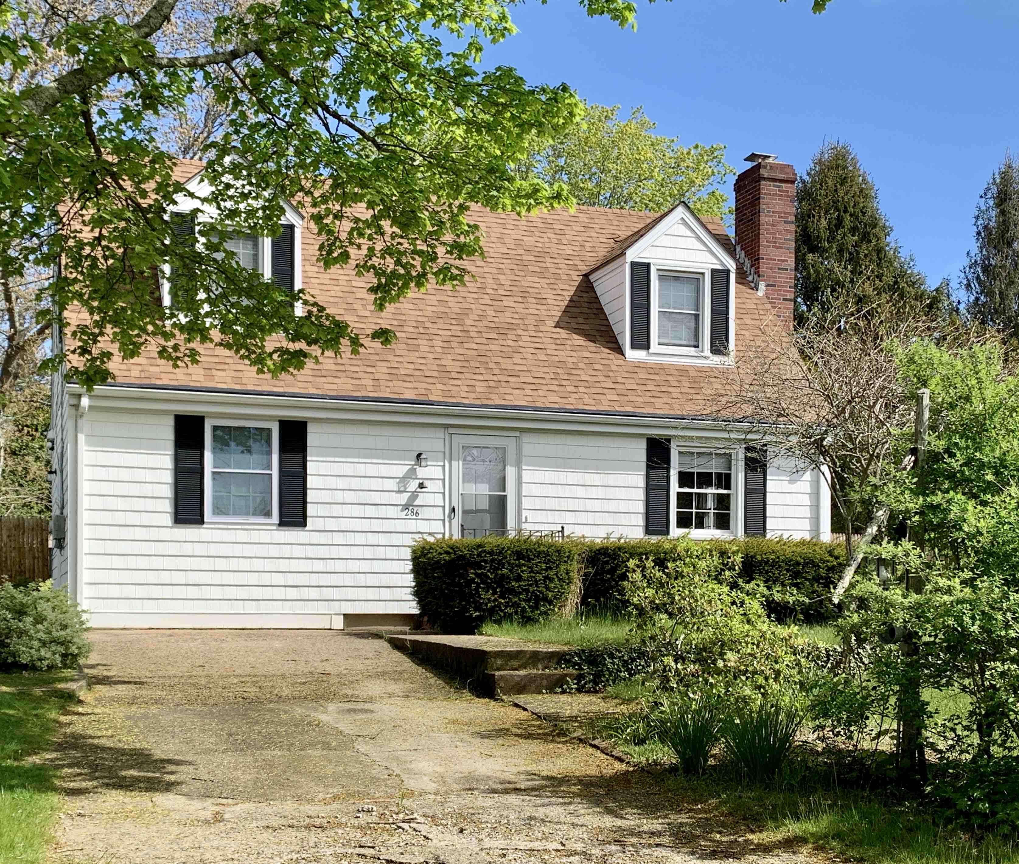 Westerly Cozy Cape 1 mile from the beach! Houses for Rent in