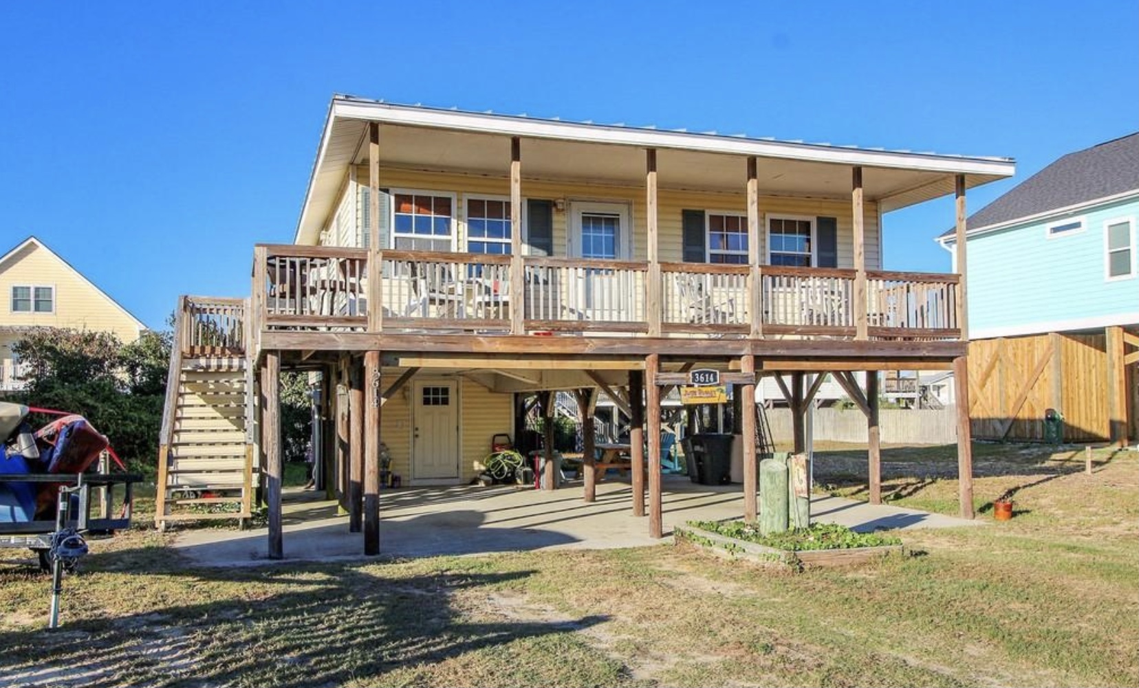 Just Right 4 min walk to the beach Houses for Rent in Oak Island