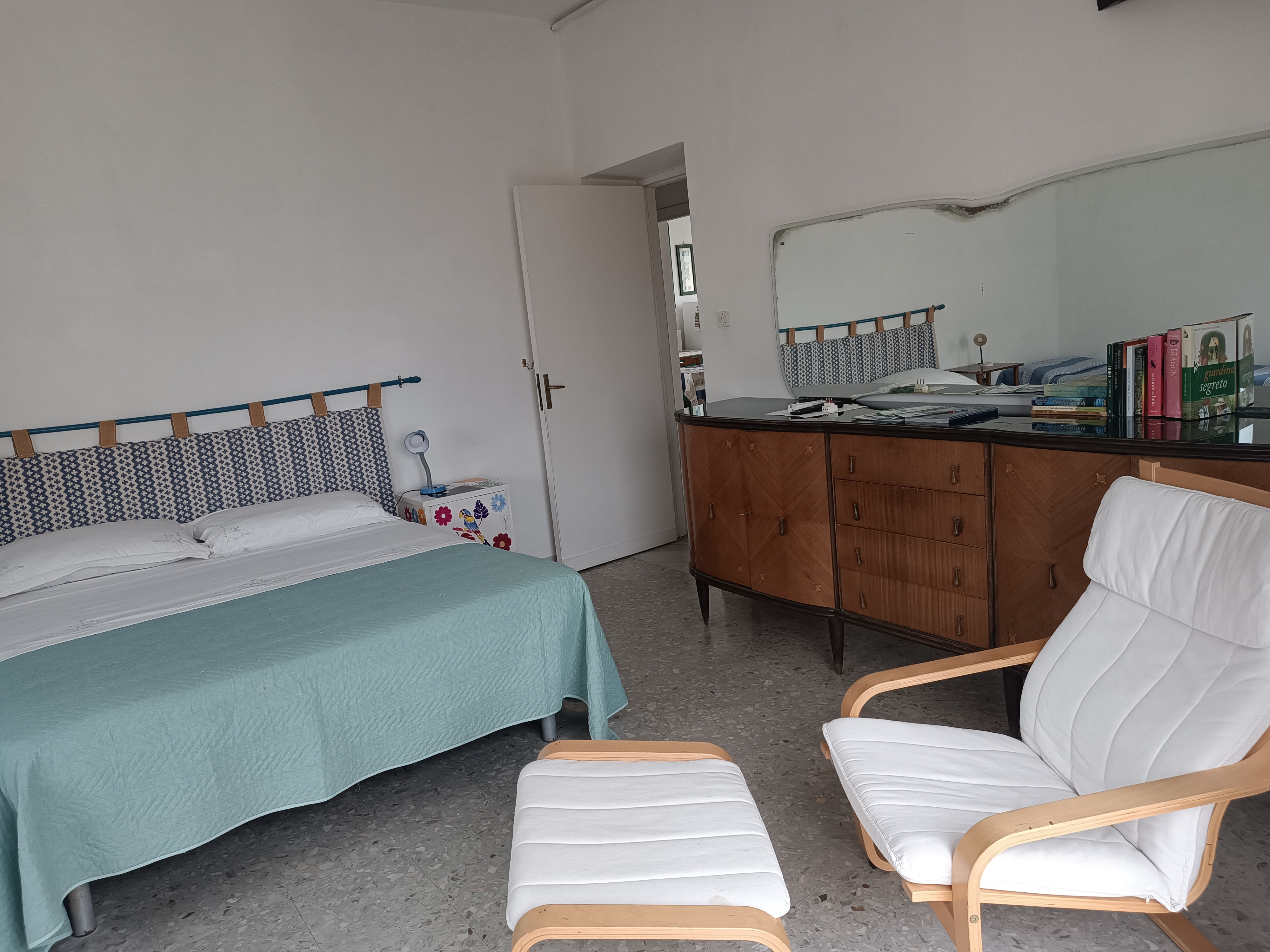 Bright apartment of 70 sqm 50 m from the sea.