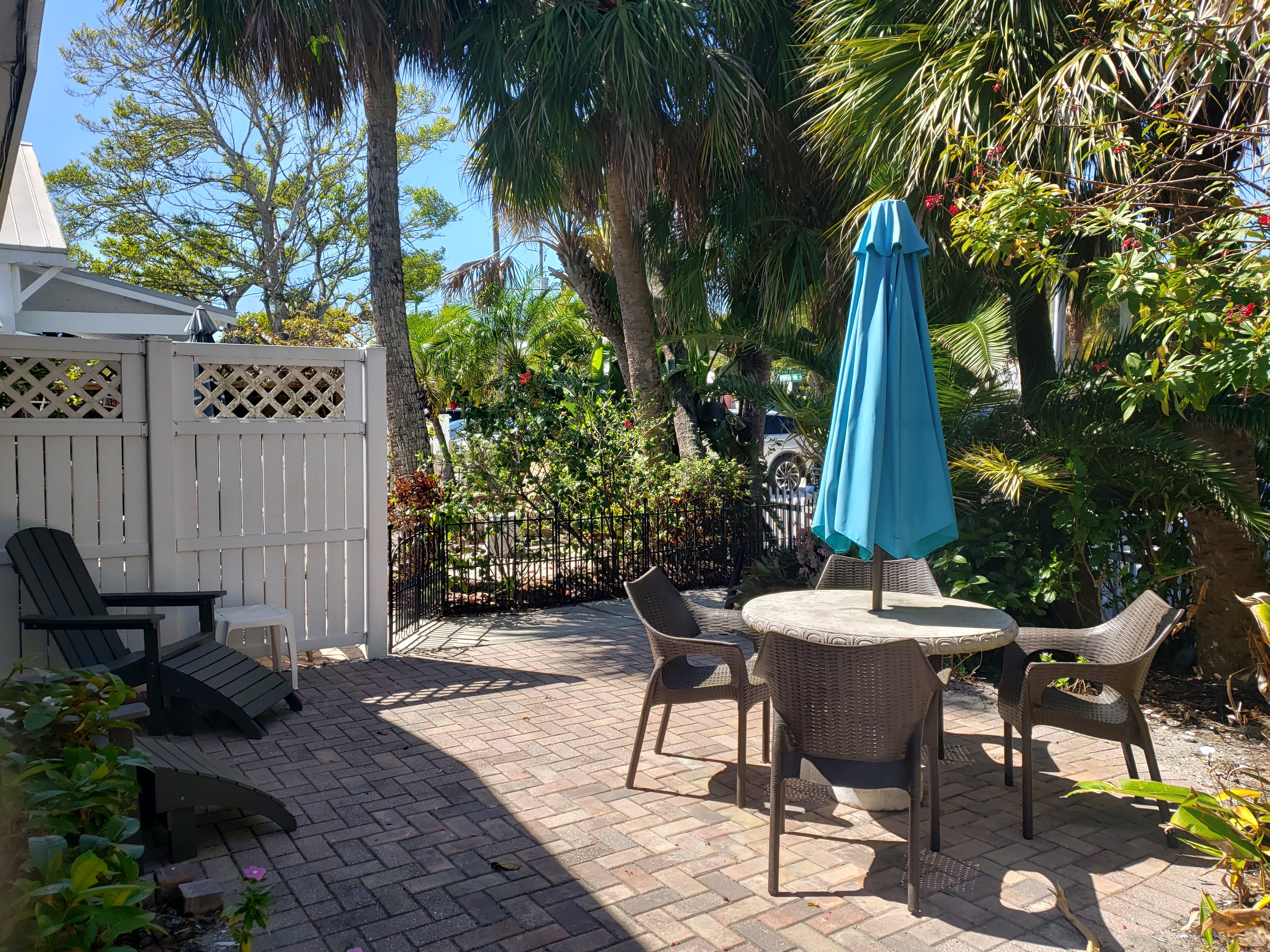 Steps to Beach & Siesta Key Village-Village condo