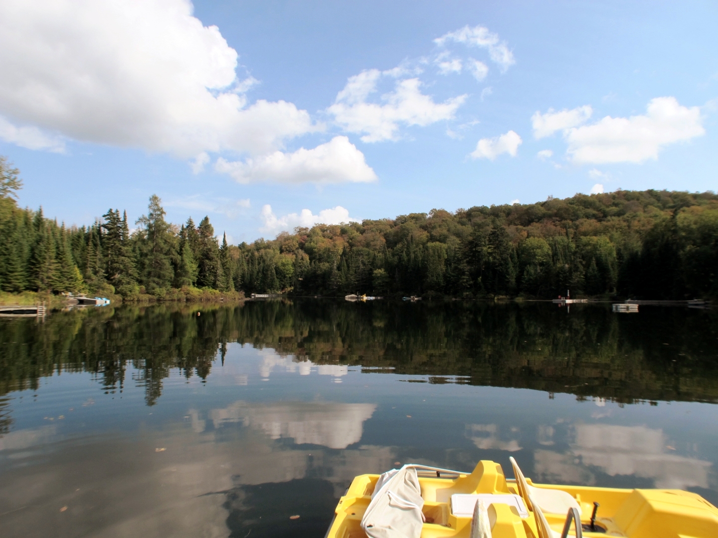 Chalet Bord de l'eau au cœur des Laurentides Chalets à louer à