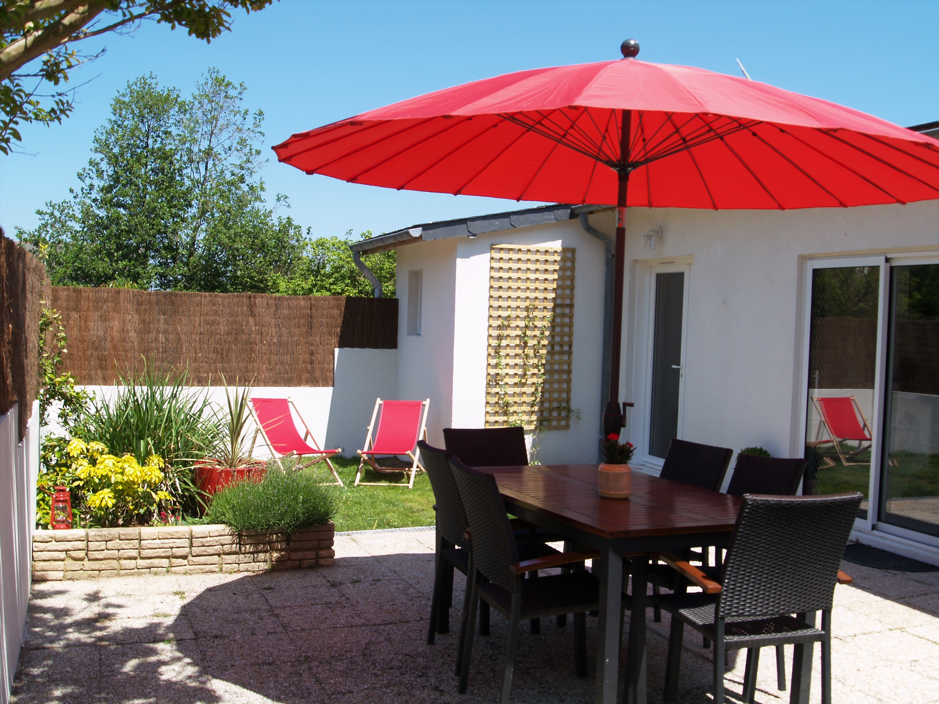 Batz/Sea: Small house with garden, beach on foot