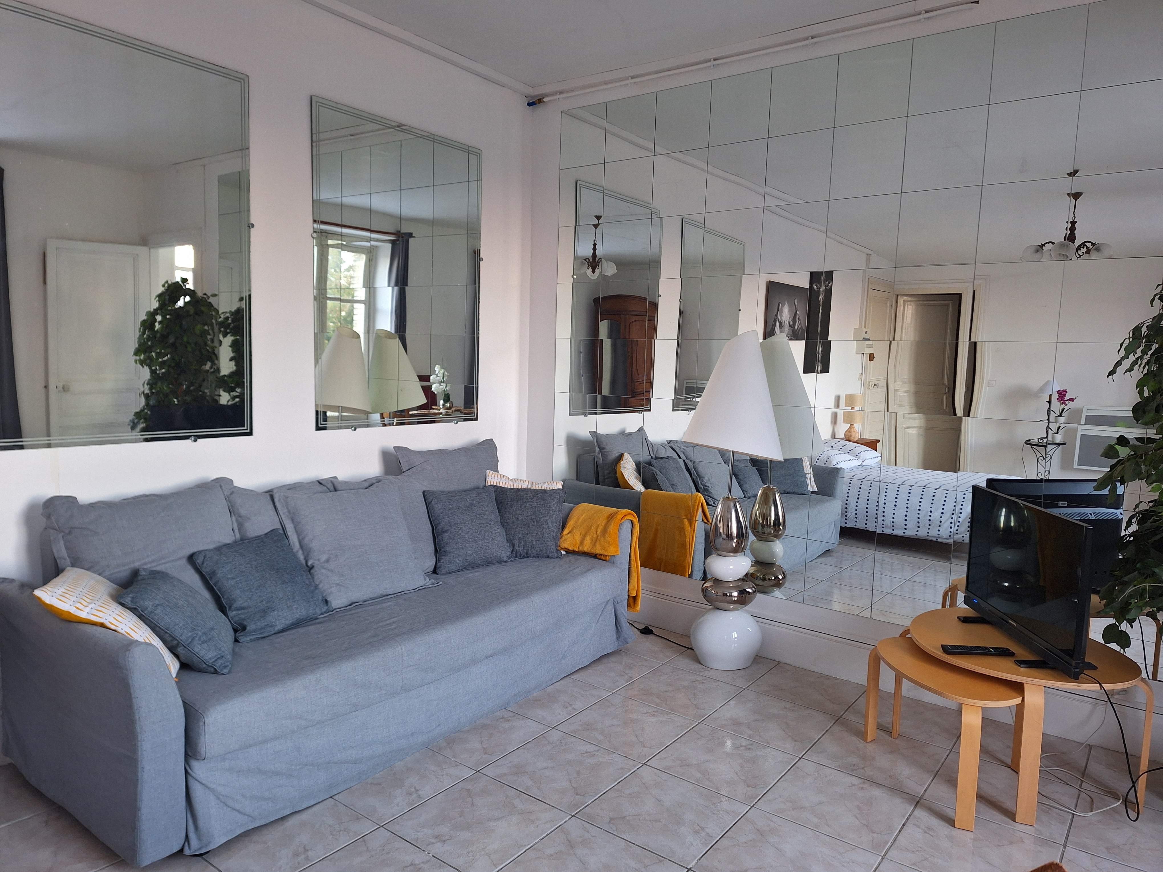 Large bright studio, where you do everything on foot
