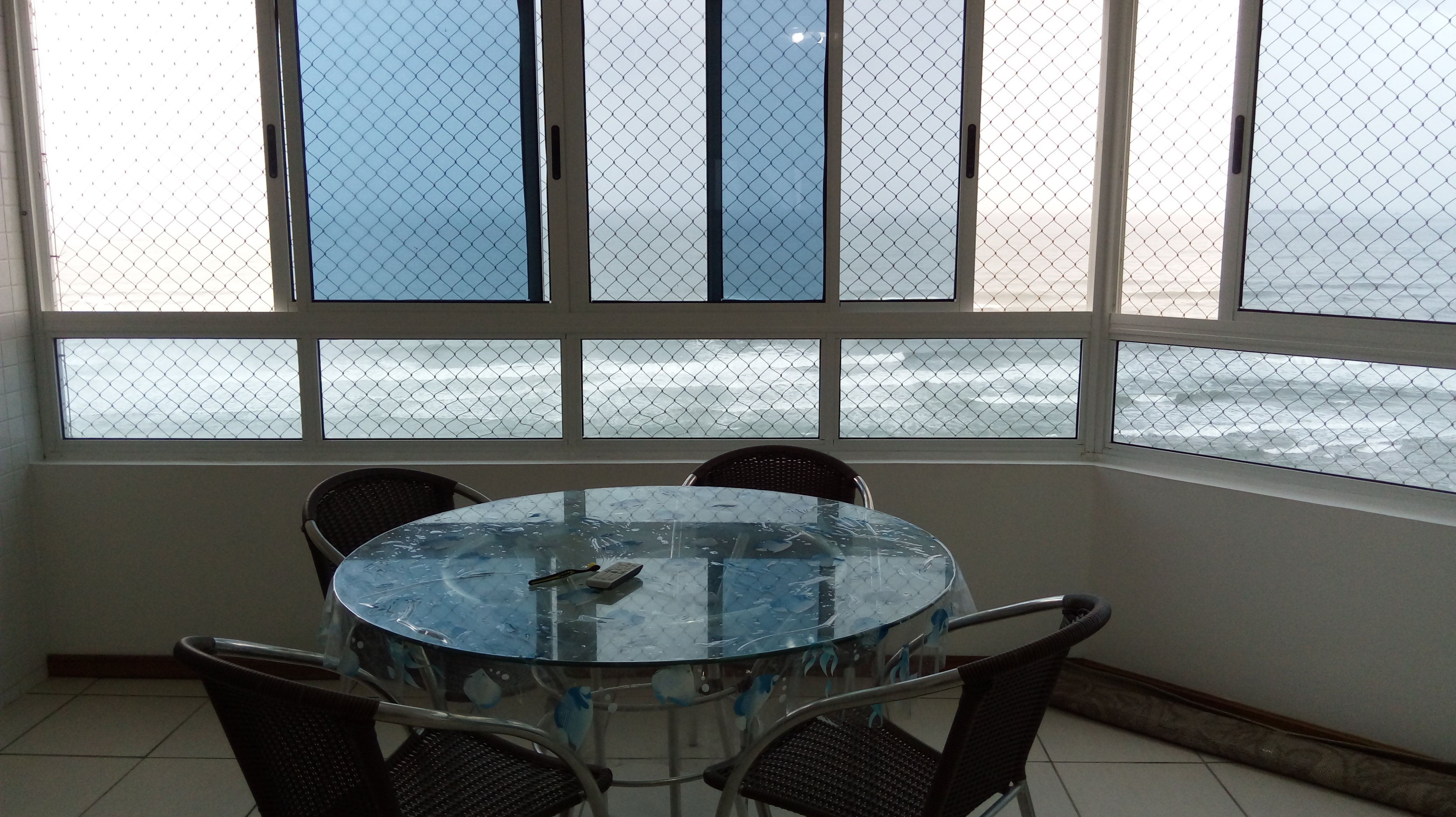 Facing the sea!! Great apt! High floor!