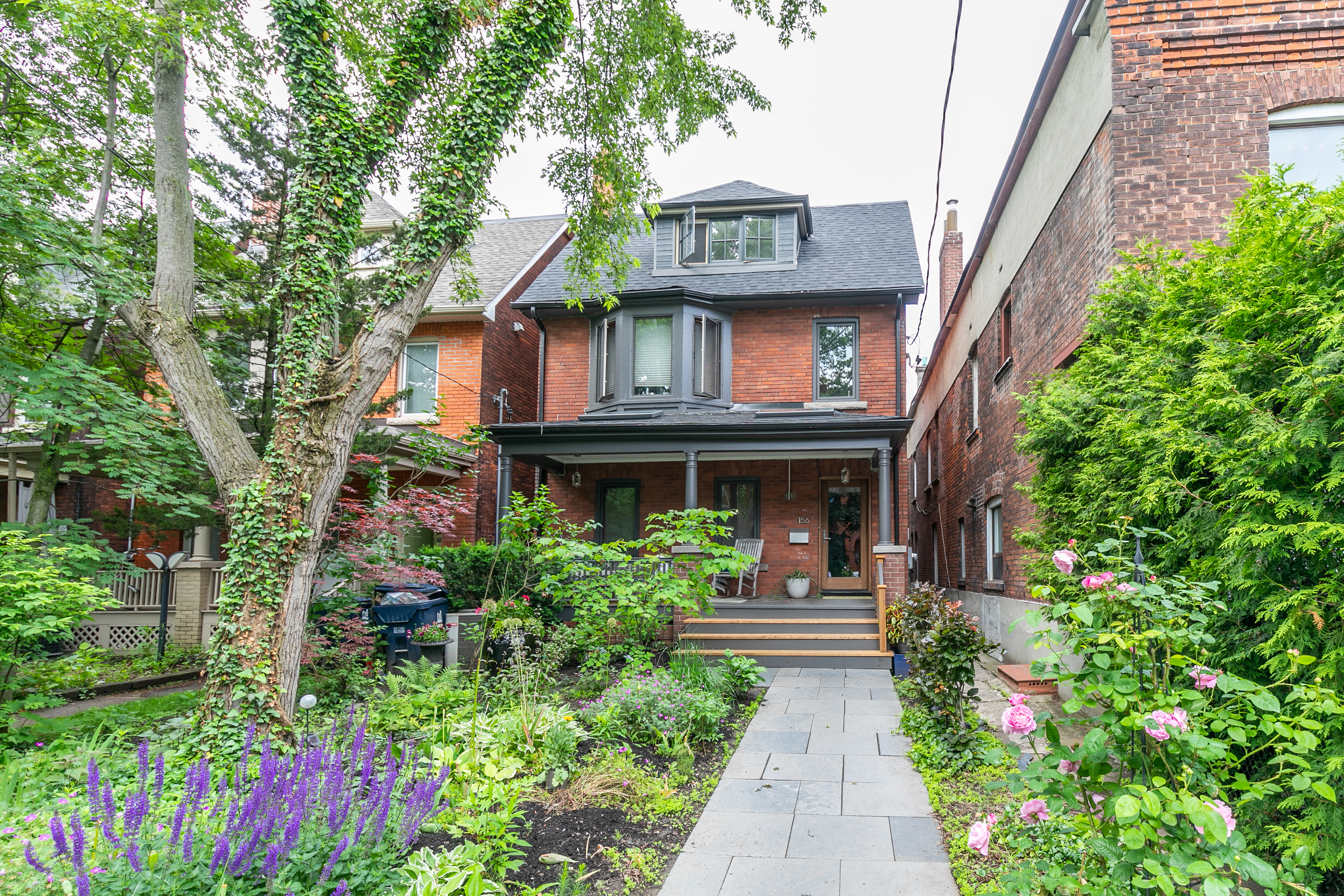 Roncesvalles/Parkdale/dundas w basement suite